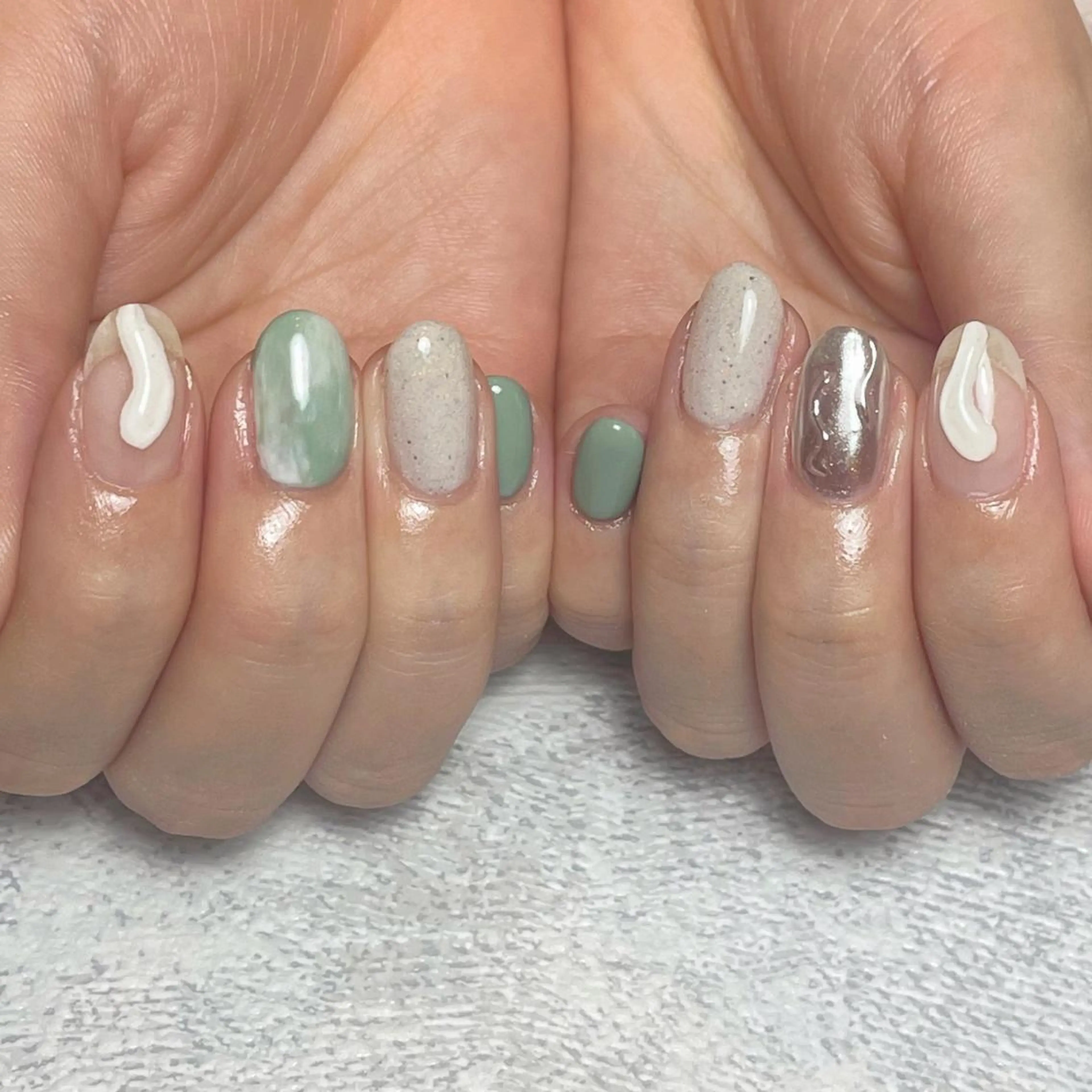ネイル ハンドネイル nailroom DIASOMNIAのネイルデザイン