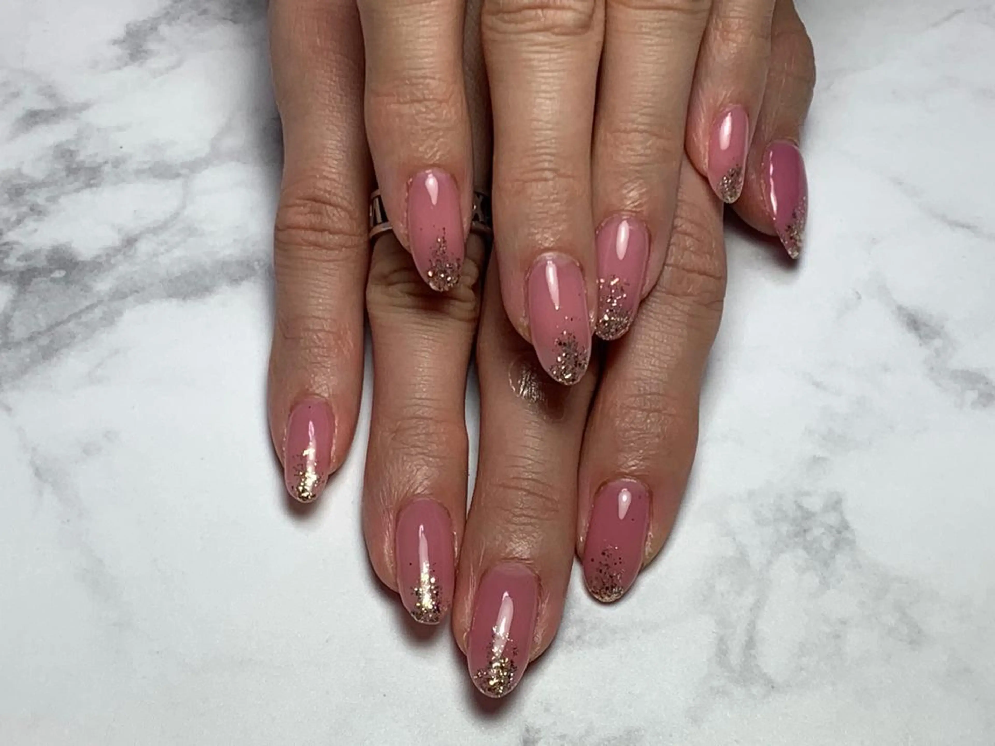 ワンカラーネイル 10色まで・アクセントの写真