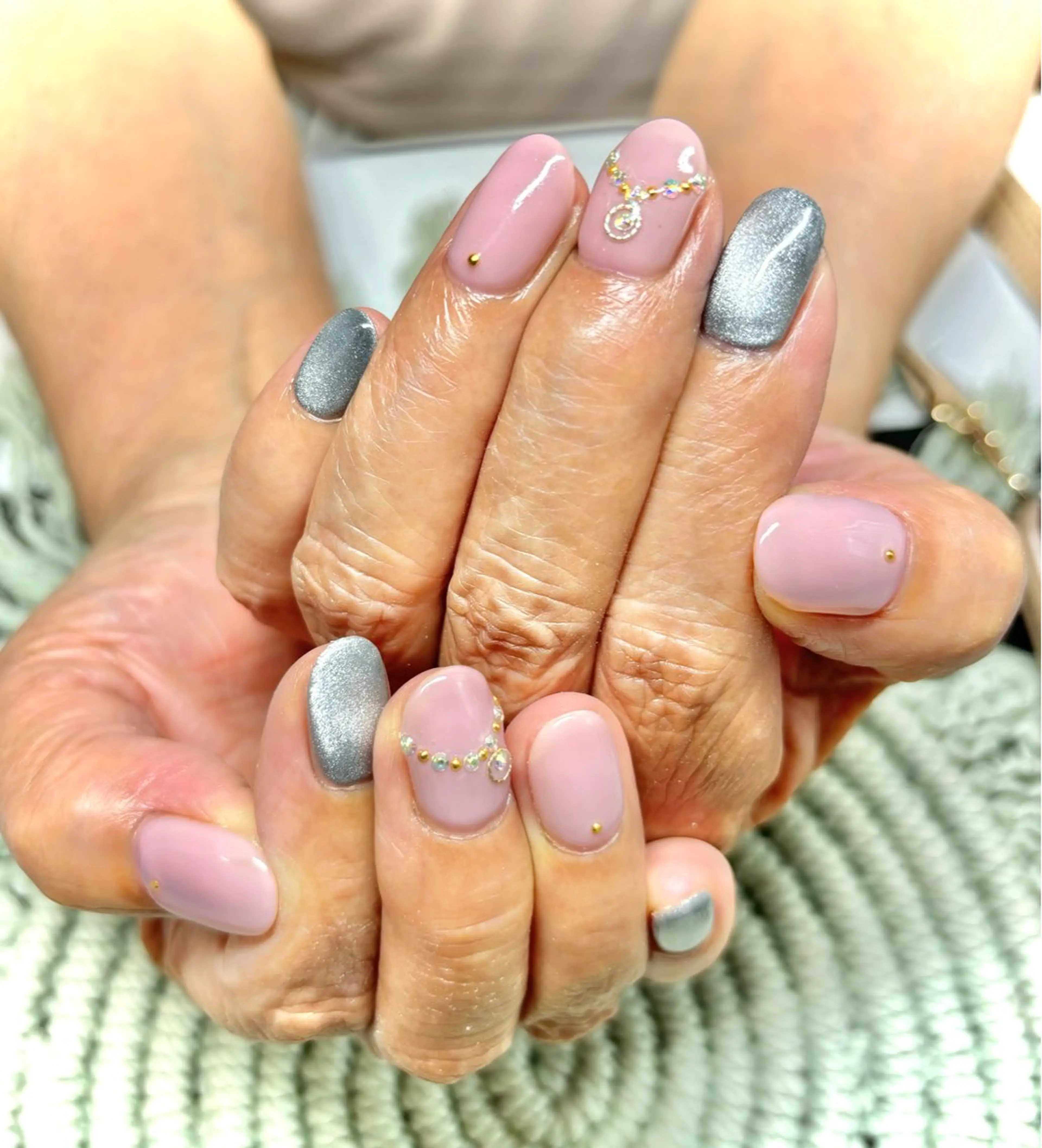 ミディアム ハンドネイル GG houseのネイルデザイン