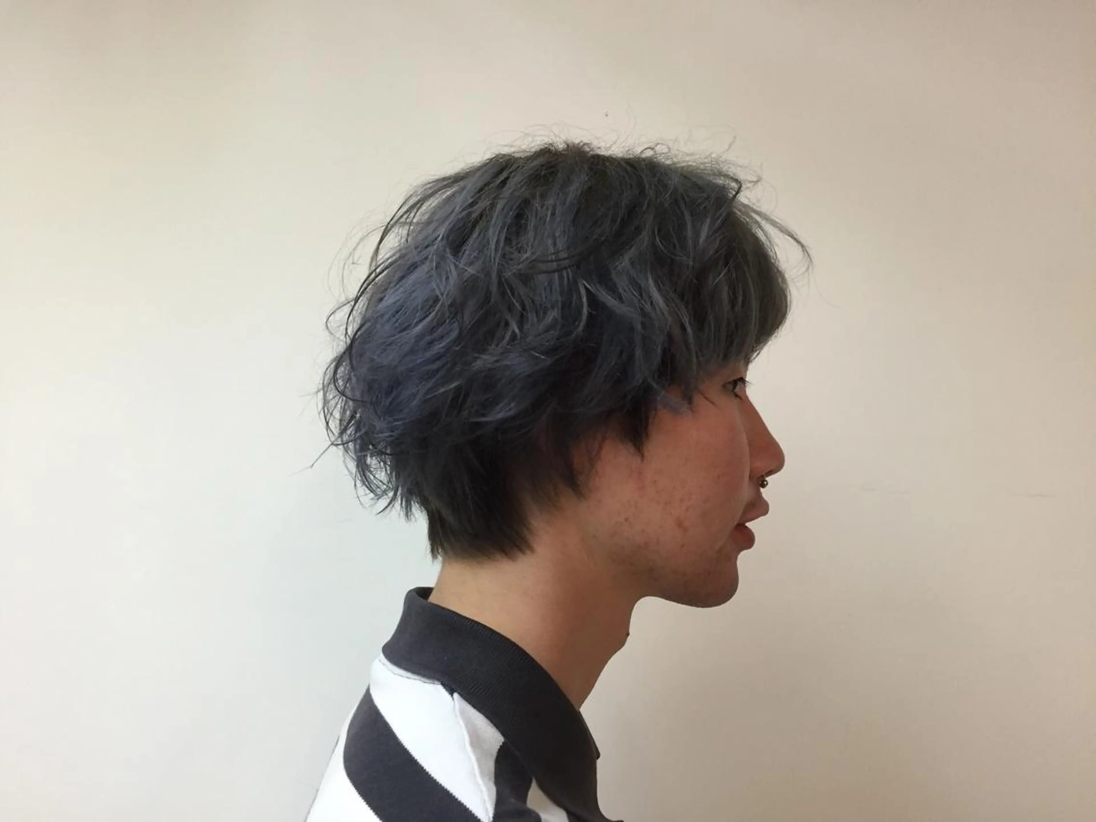 カラー メンズ アッシュ ブルーカラー ブルーアッシュ イトウ アキノリのヘアスタイル
