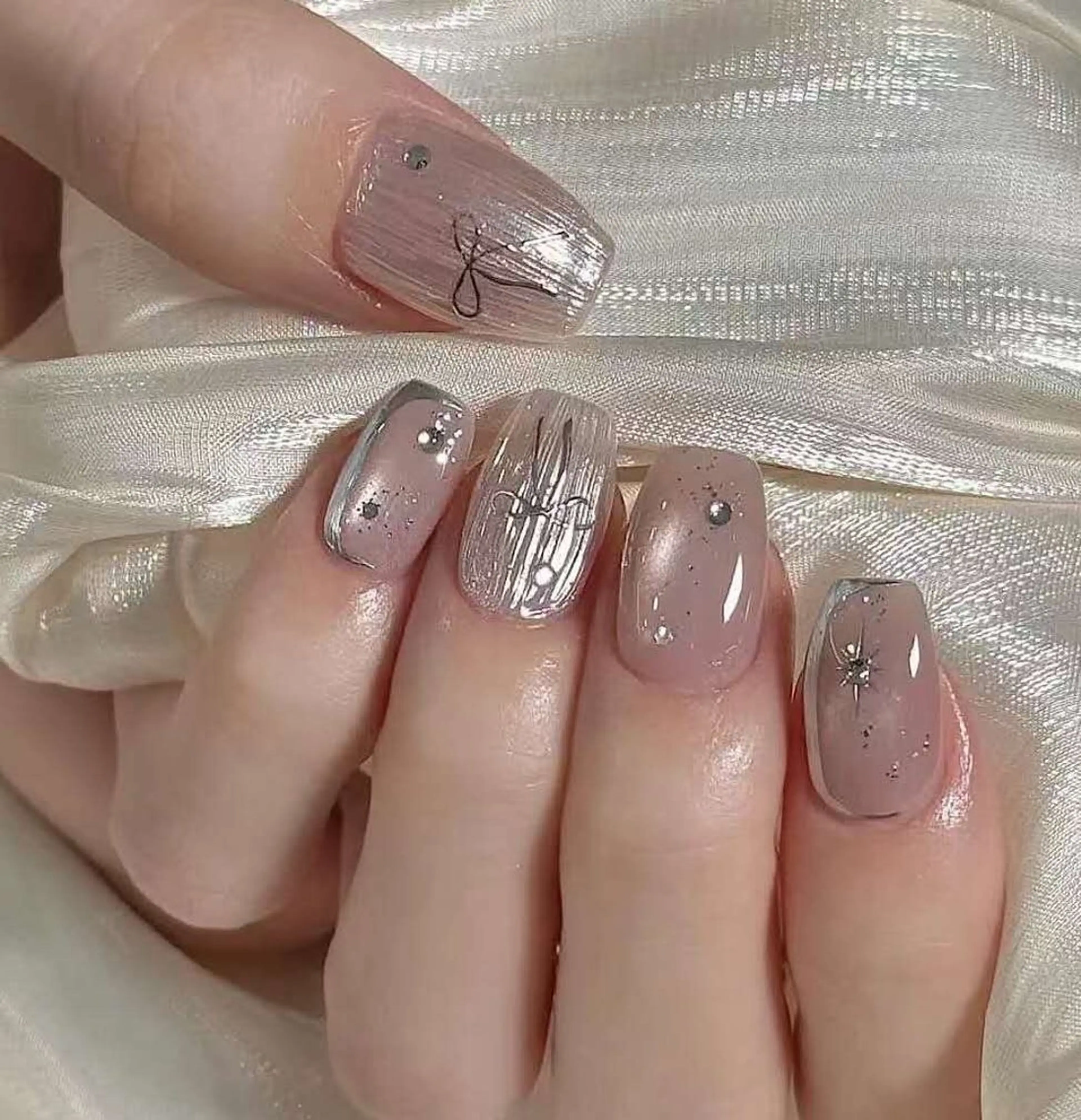 ネイル オーロラネイル フラワーネイル フットネイル フレンチネイル ジェルネイル ハンドネイル BabyYouMi ねねのネイルデザイン