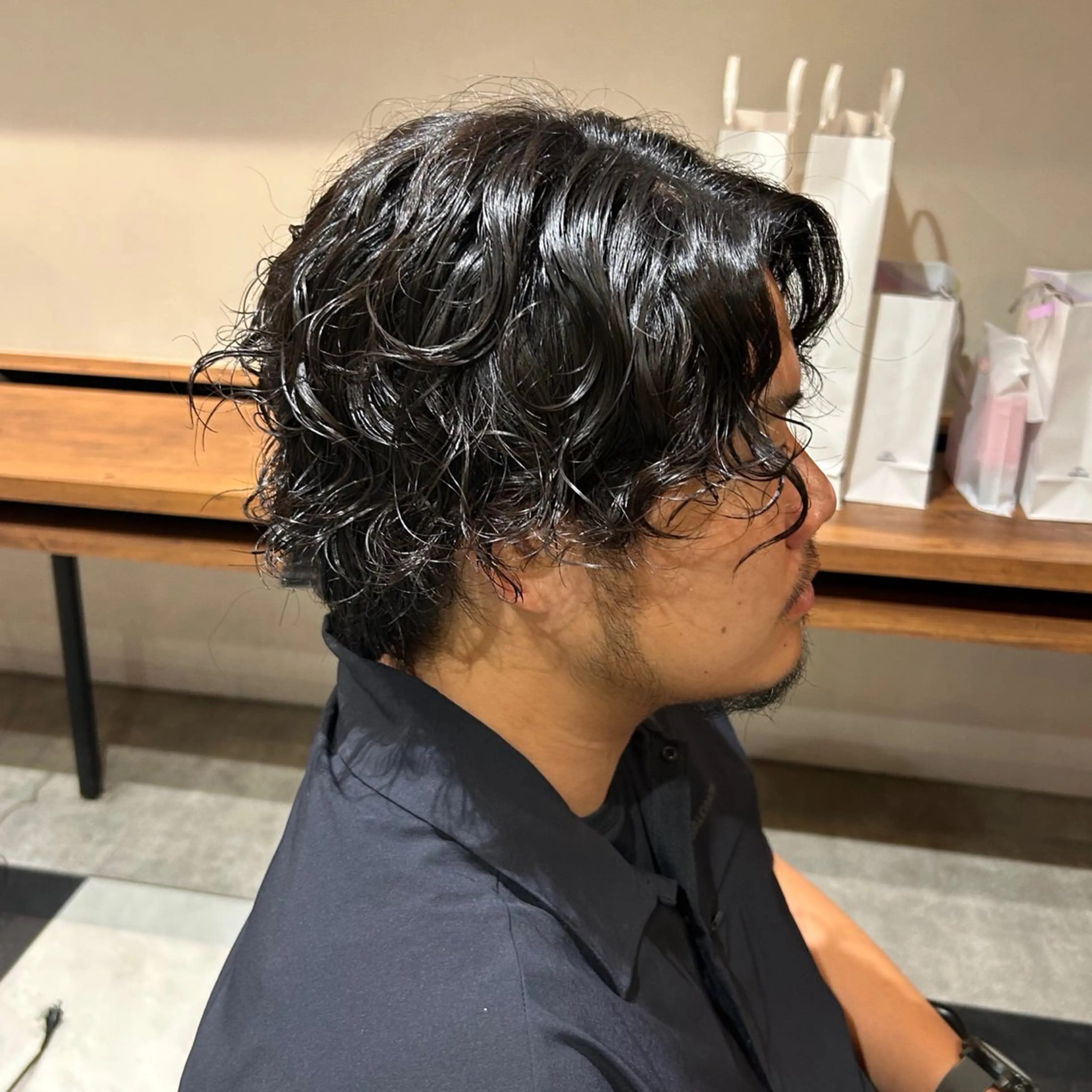 パーマ メンズ カット パーマ メンズ特化/センター パート🩵のヘアスタイル