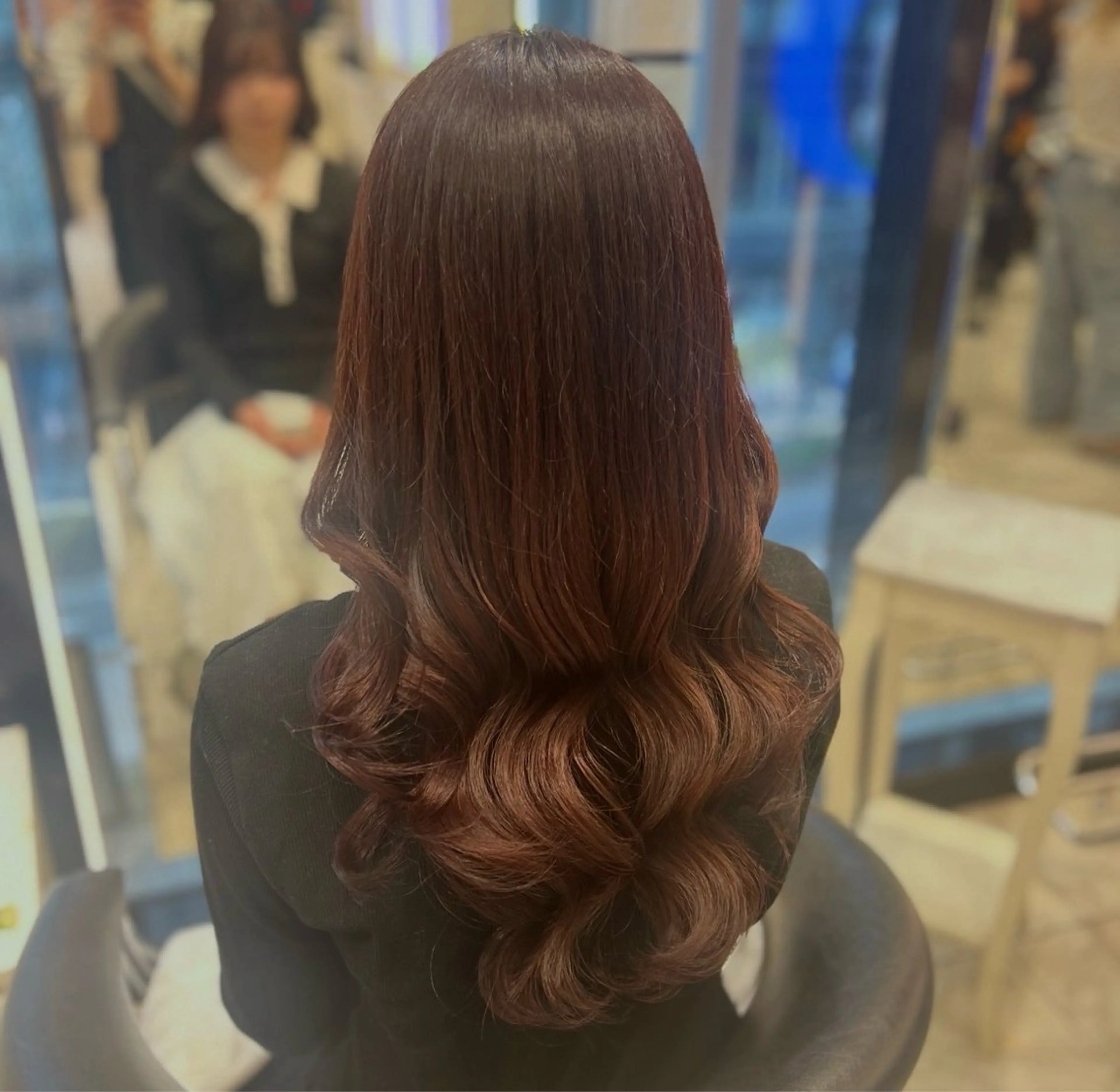 ロング カラー ヘアカラー トリートメント コテ巻きパーマ💙 シノヤユイのヘアスタイル