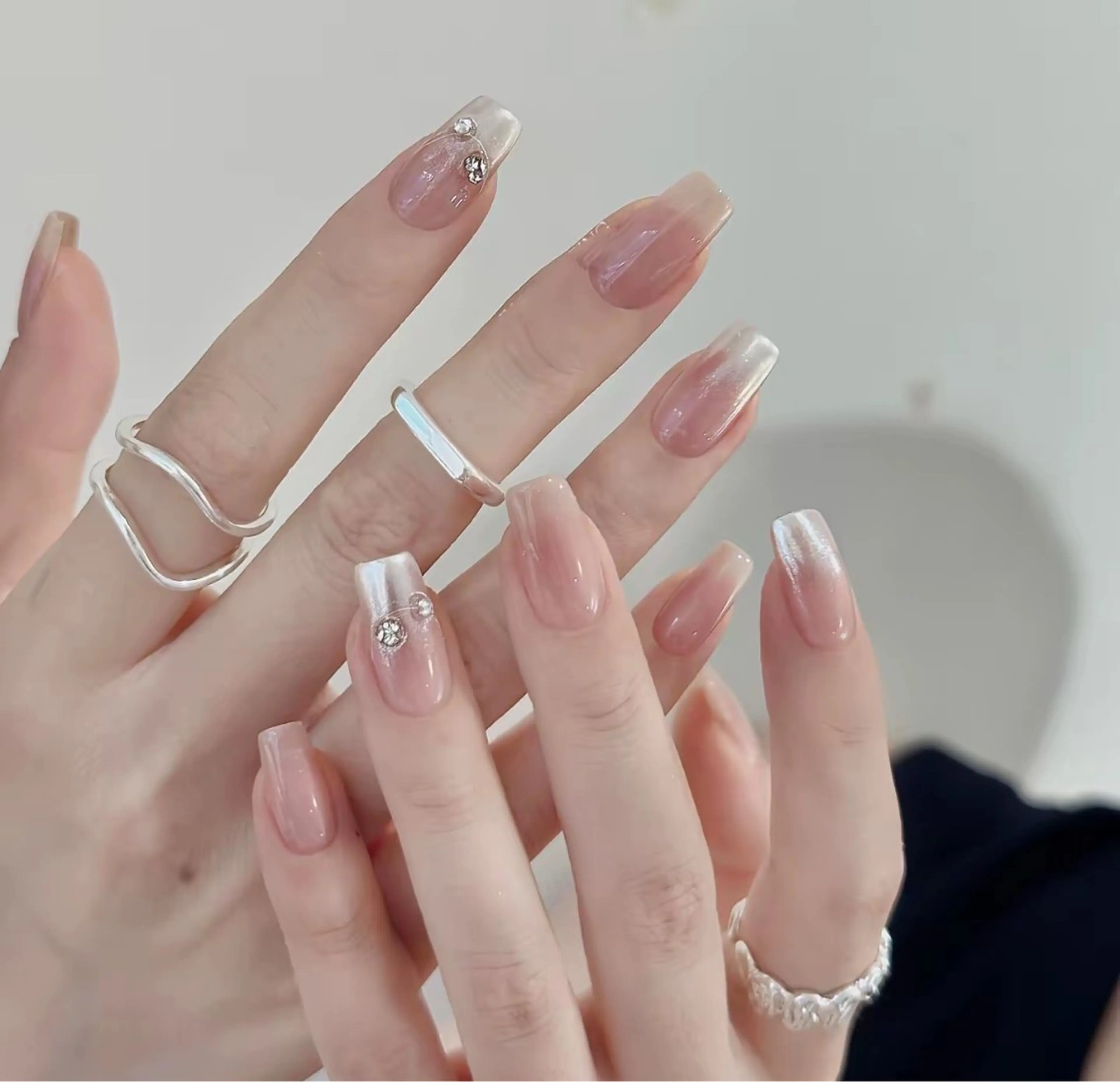 ネイル フットネイル フレンチネイル ジェルネイル マグネットネイル 持ち込み 石井 百合のネイルデザイン