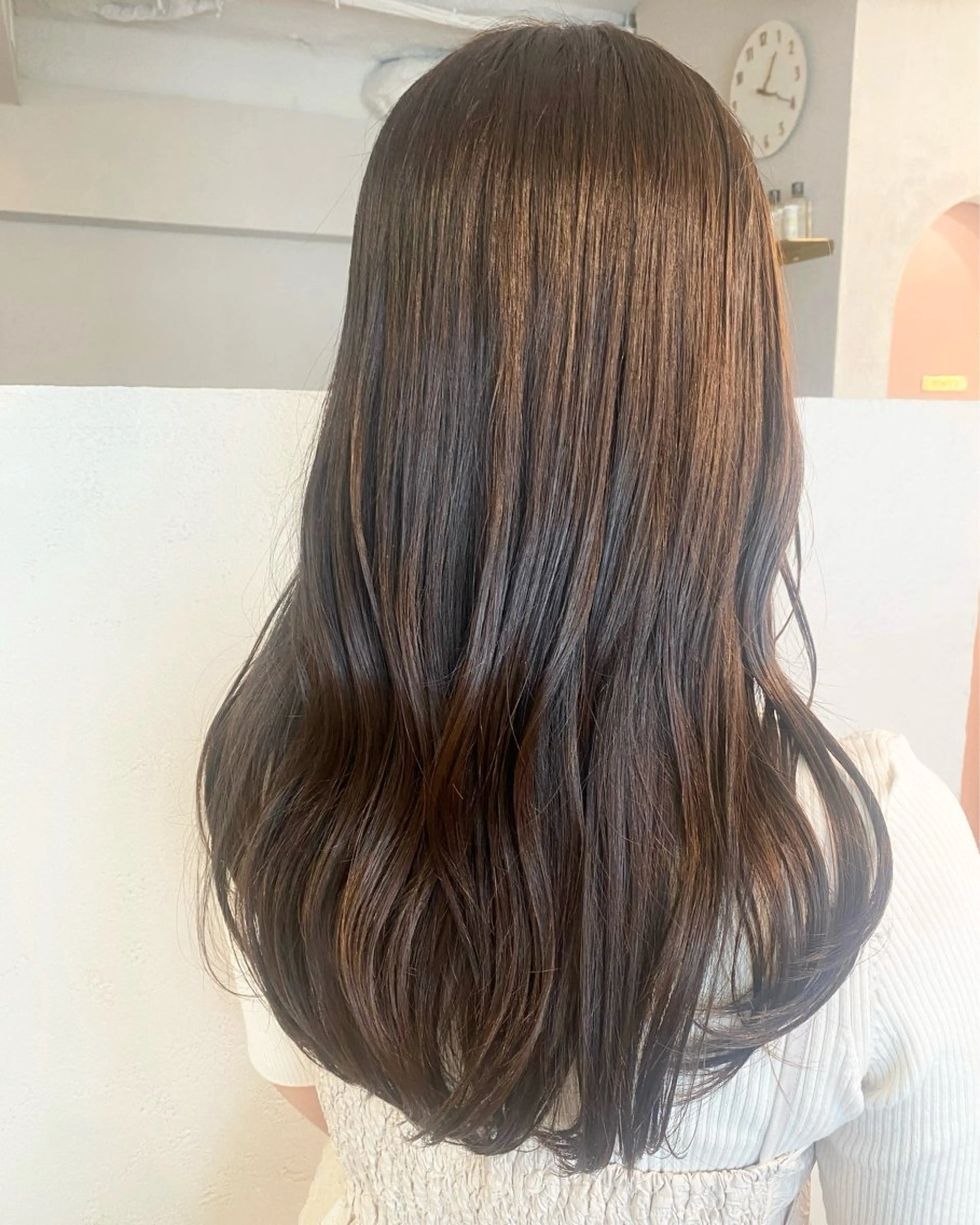 ロング カラー グレージュ 佐々木 雪菜のヘアスタイル