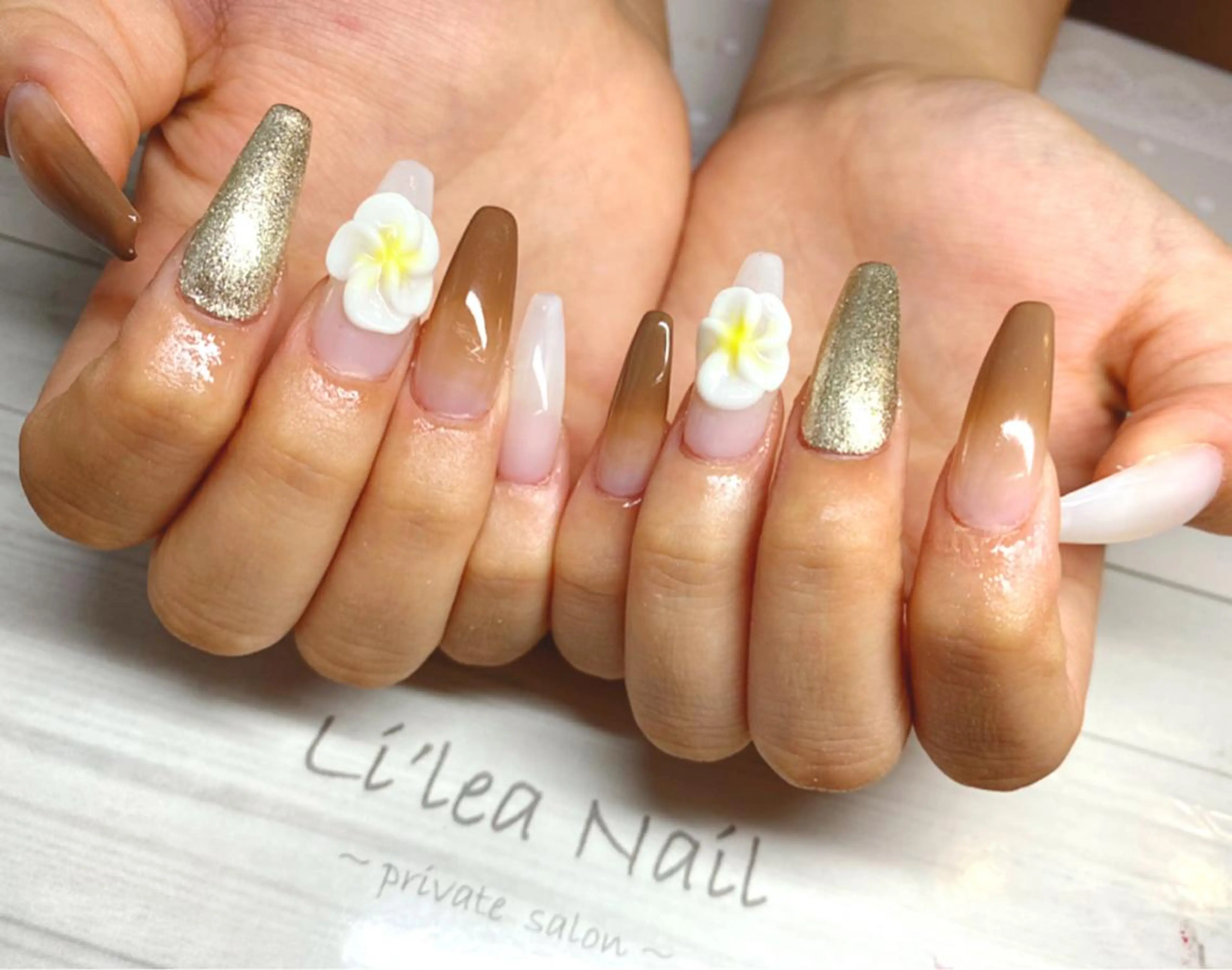 ロング ネイル Li'leaNail AINAのネイルデザイン