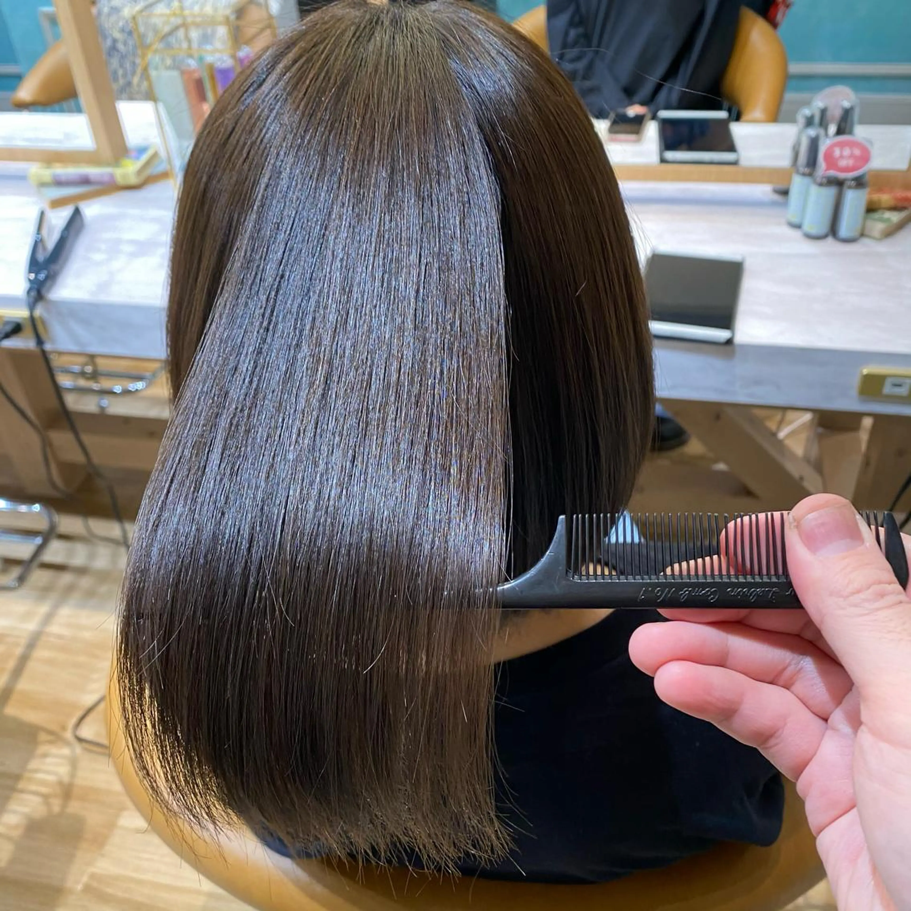 ミディアム カット ヘアカラー 縮毛矯正 トリートメント 山本翔一郎 韓国顔周りレイヤーのヘアスタイル