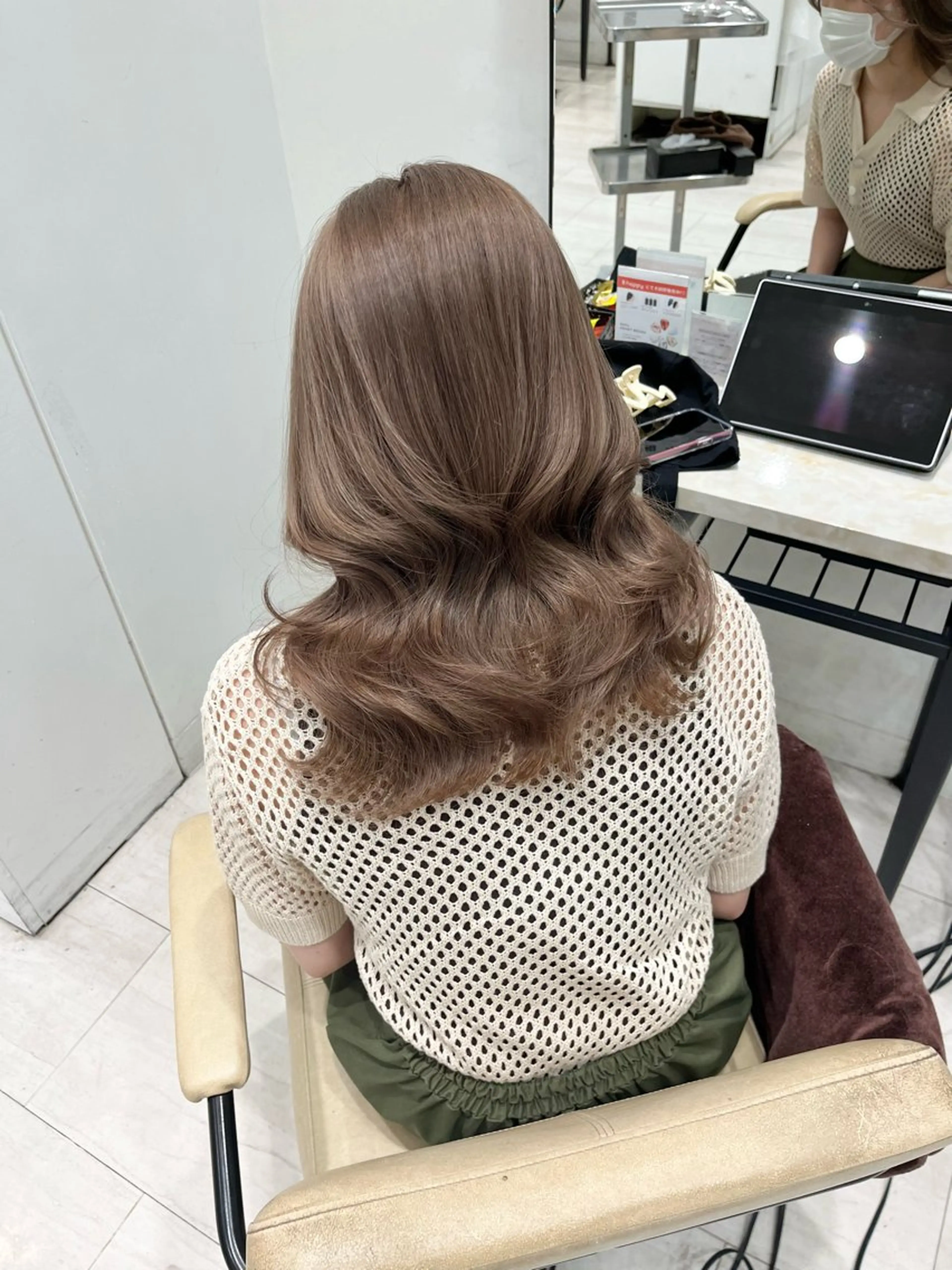セミロング MEI🎀つやカラー 🎀レイヤー🎀渋谷のヘアスタイル