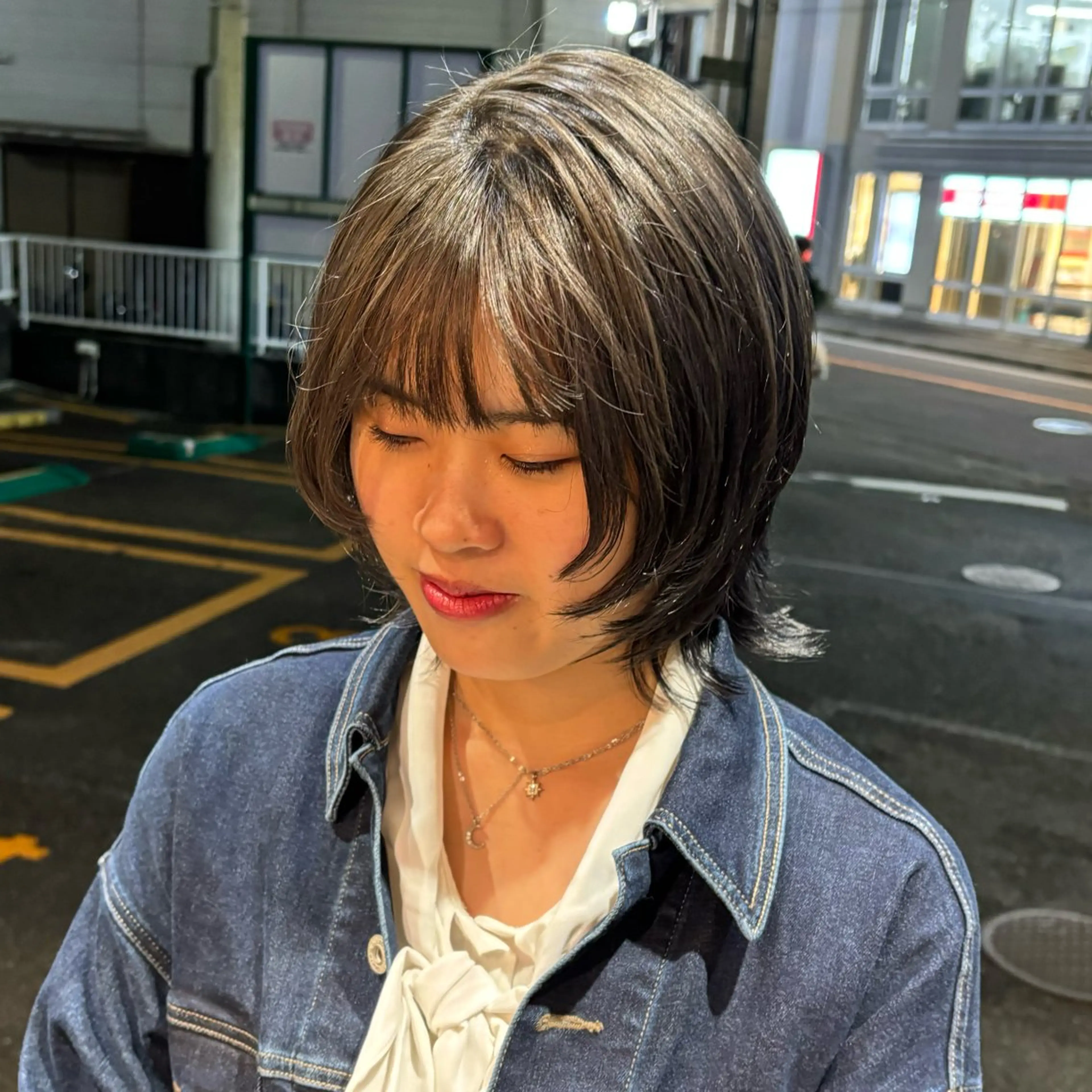 ミディアム ウルフカット 🎀ハイトーン/ 艶カラー/夕月🎀のヘアスタイル