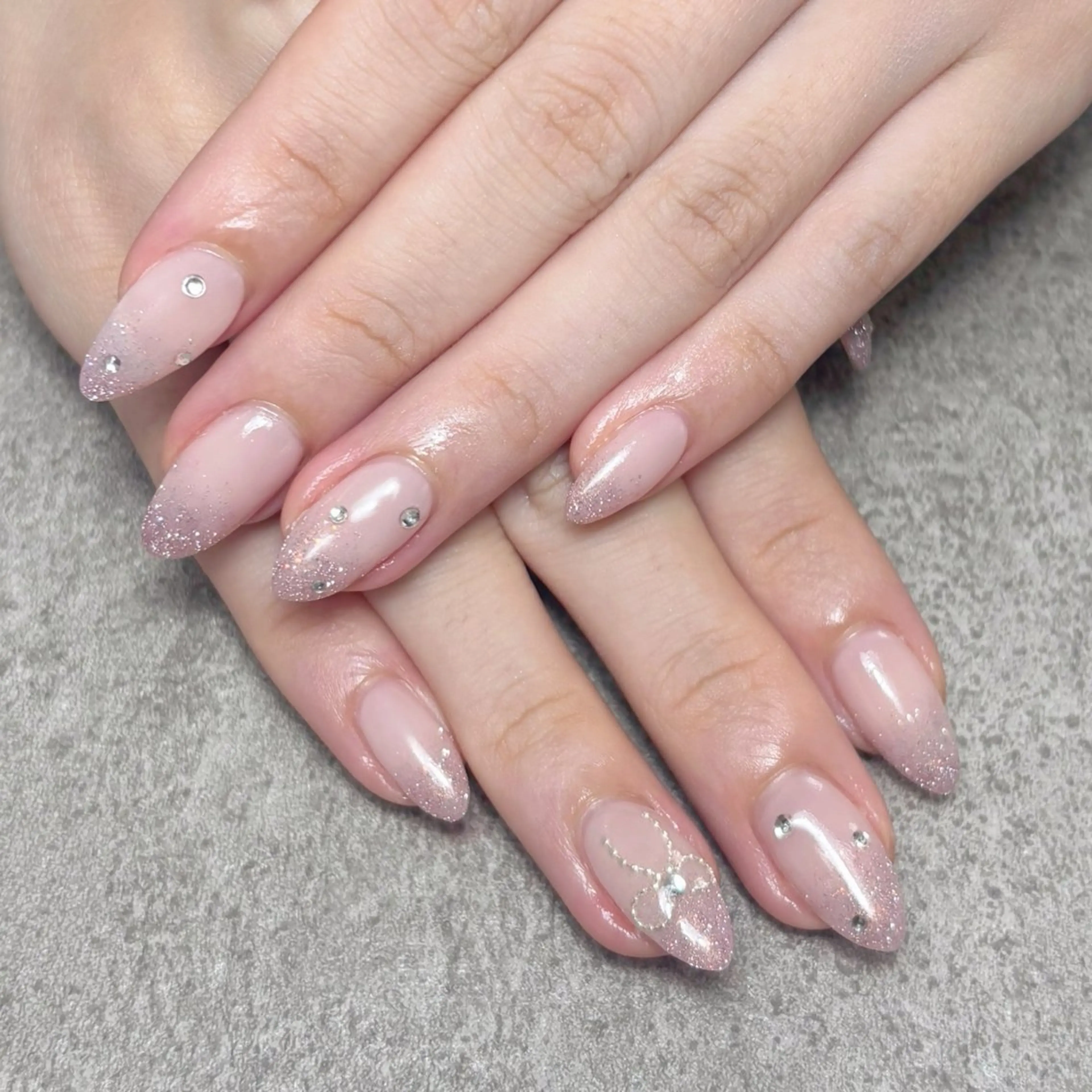 ネイル ハンドネイル nailroom DIASOMNIAのネイルデザイン