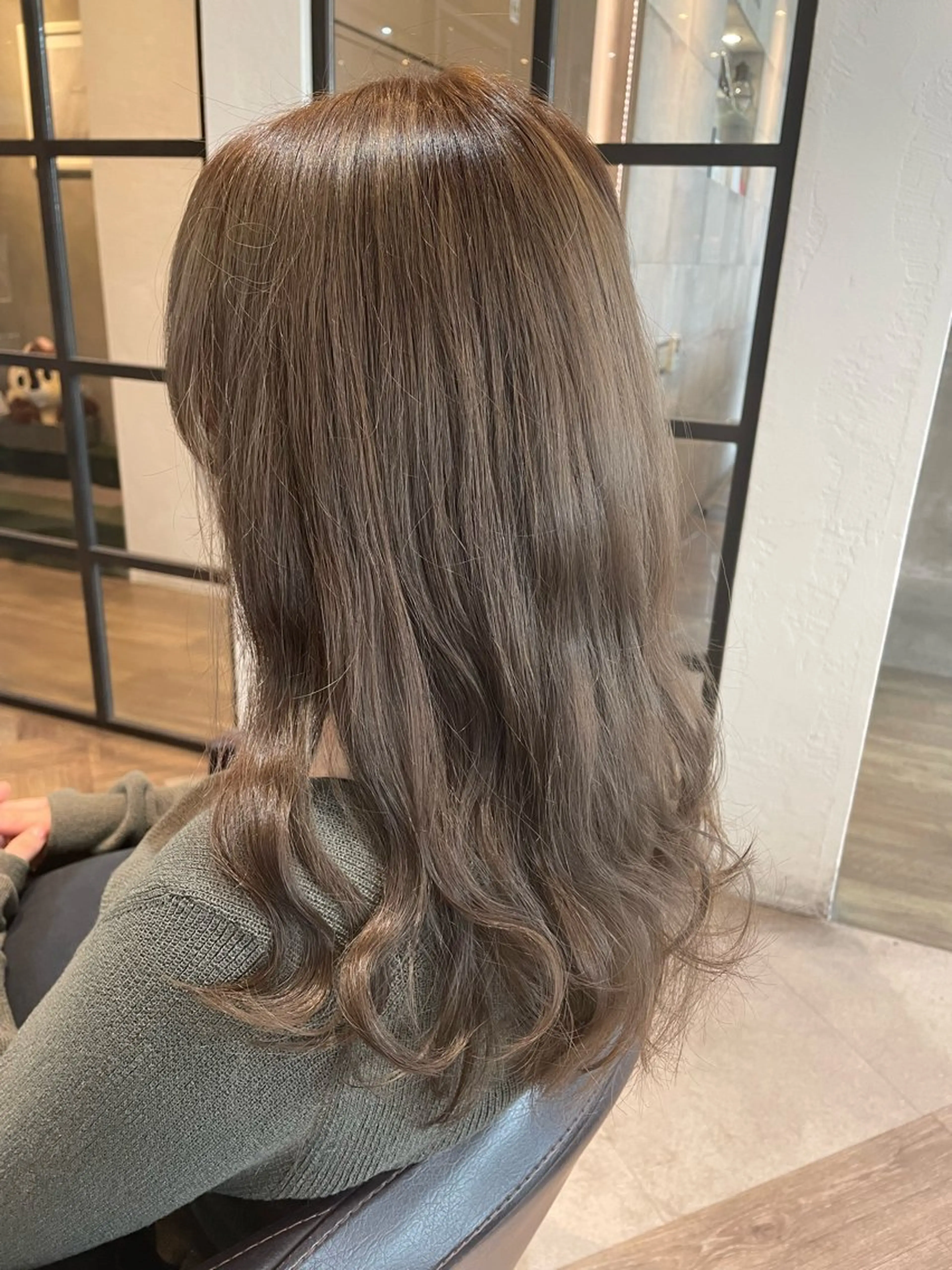 セミロング カラー パーマ AUBE HAIR flora所属・AUBEhair まつげパーマのマツエク・マツパデザイン