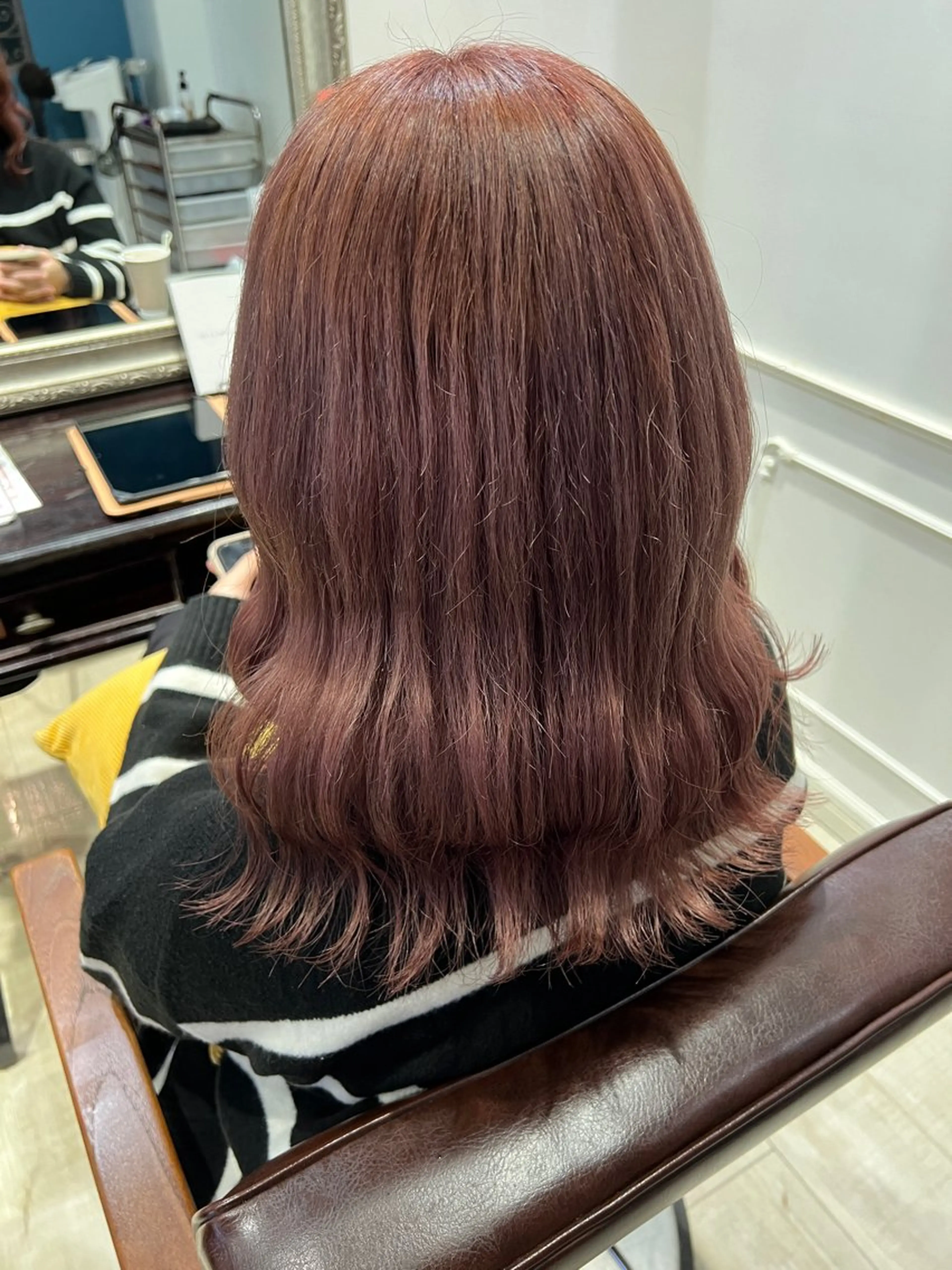 セミロング カラー 韓国風レイヤー ∕ 大隣 里桜のヘアスタイル