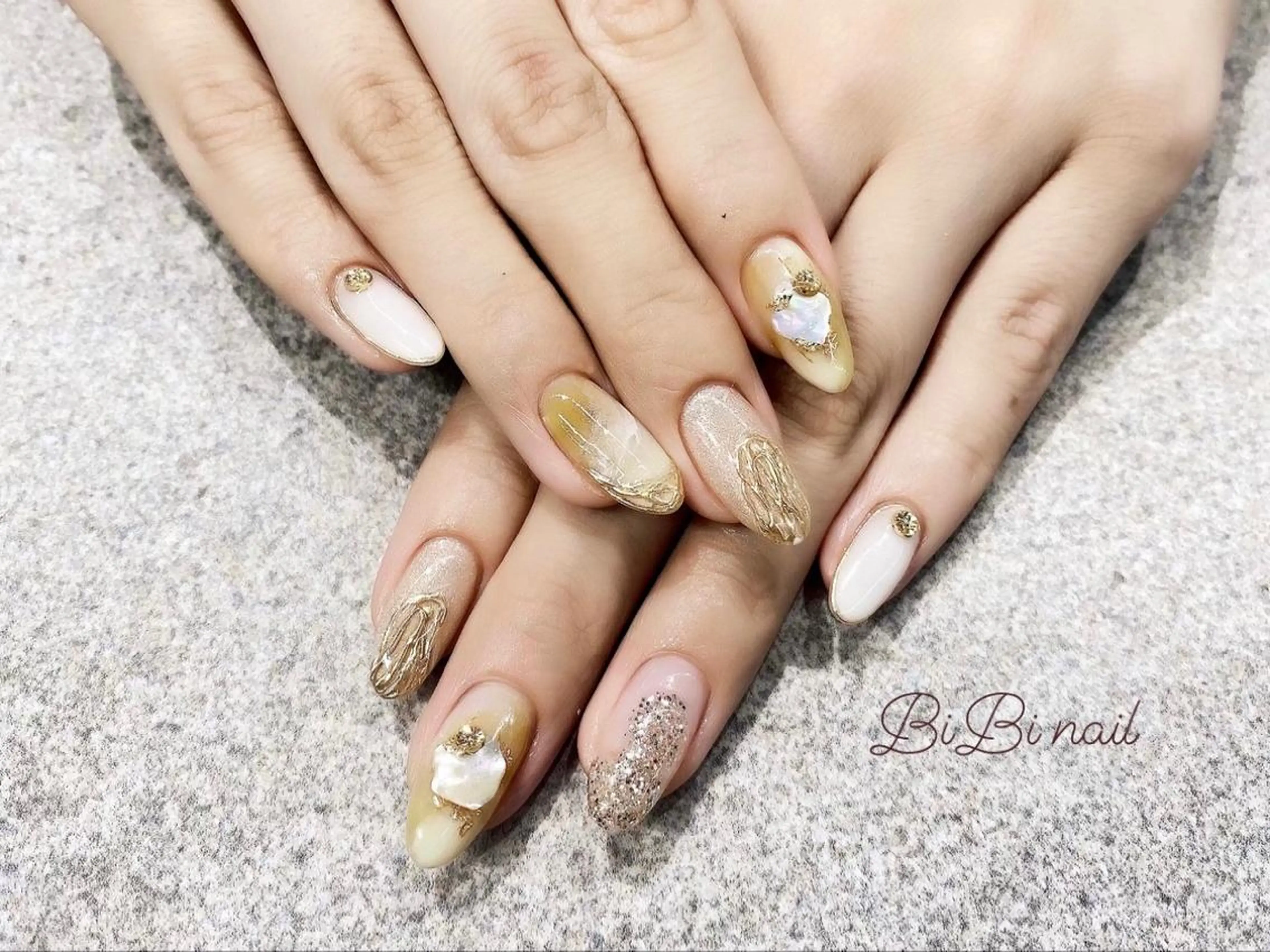 ネイル ニュアンスネイル ピスタチオネイル ハンドネイル purple hair design所属・Sumi Tomoのネイルデザイン