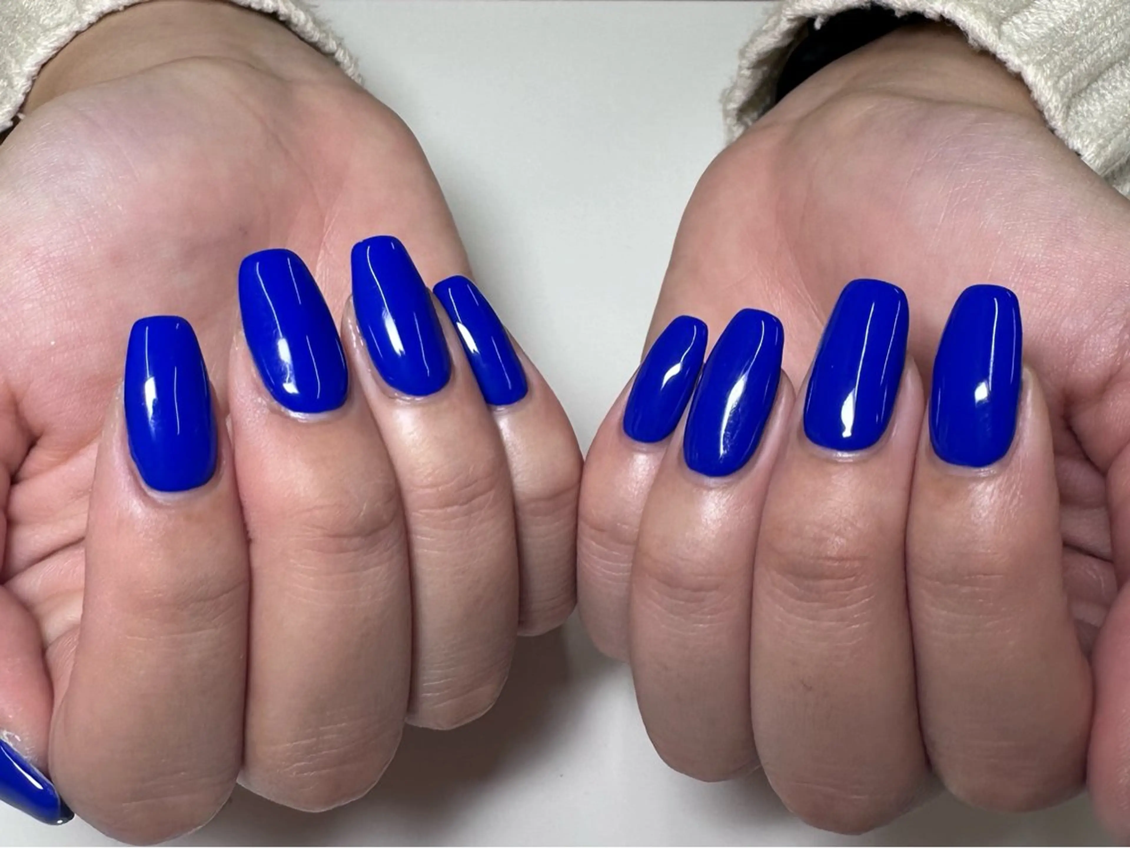 ネイル ブルー ハンドネイル 𝗺𝗮𝗸𝗶 .のネイルデザイン