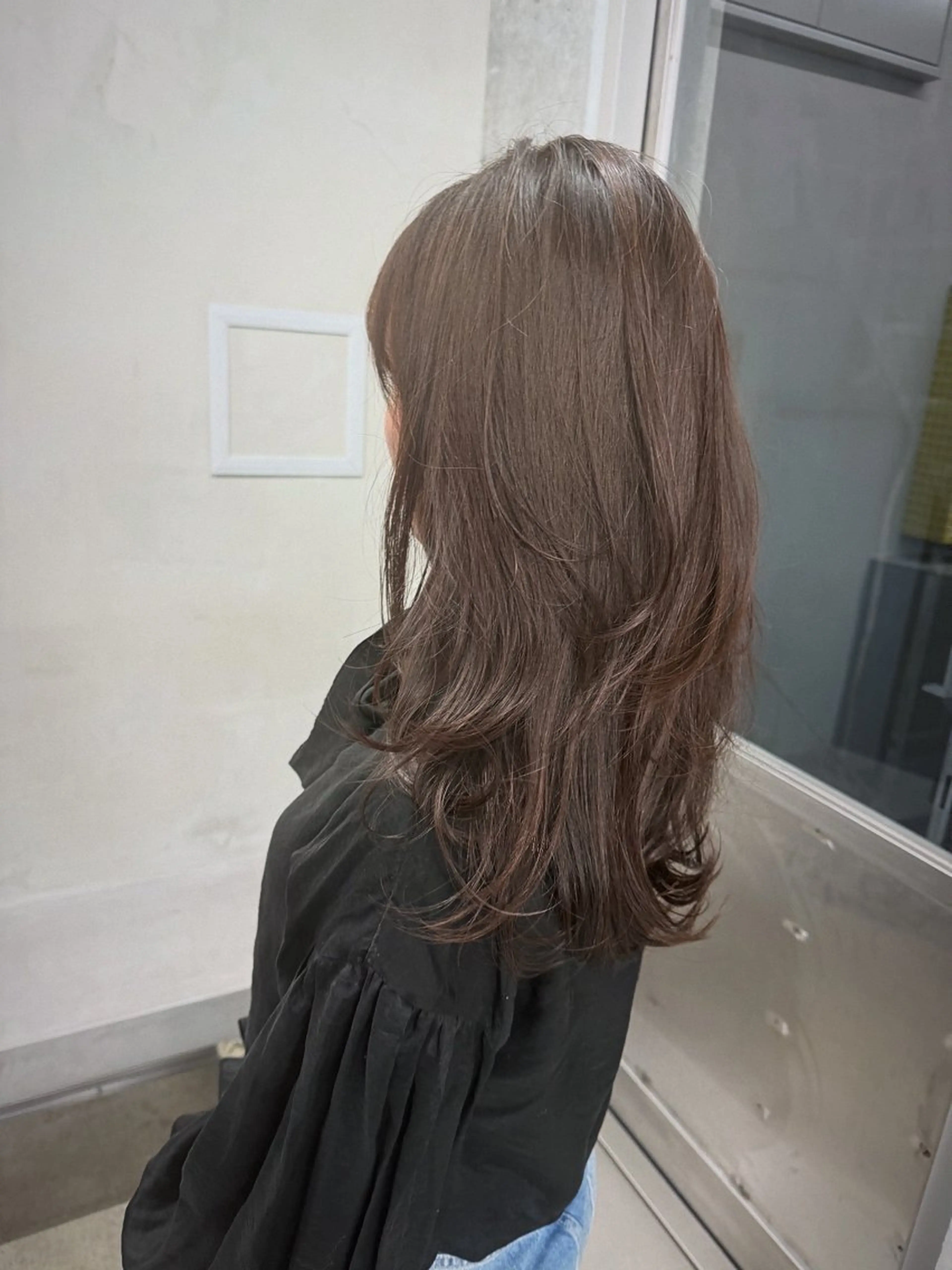 ロング カラー ロングレイヤー アッシュ ベージュカラー ケアカラー 透明感カラー カット ヘアカラー トリートメント レイヤー/梅田/ HIKARU🍀のヘアスタイル