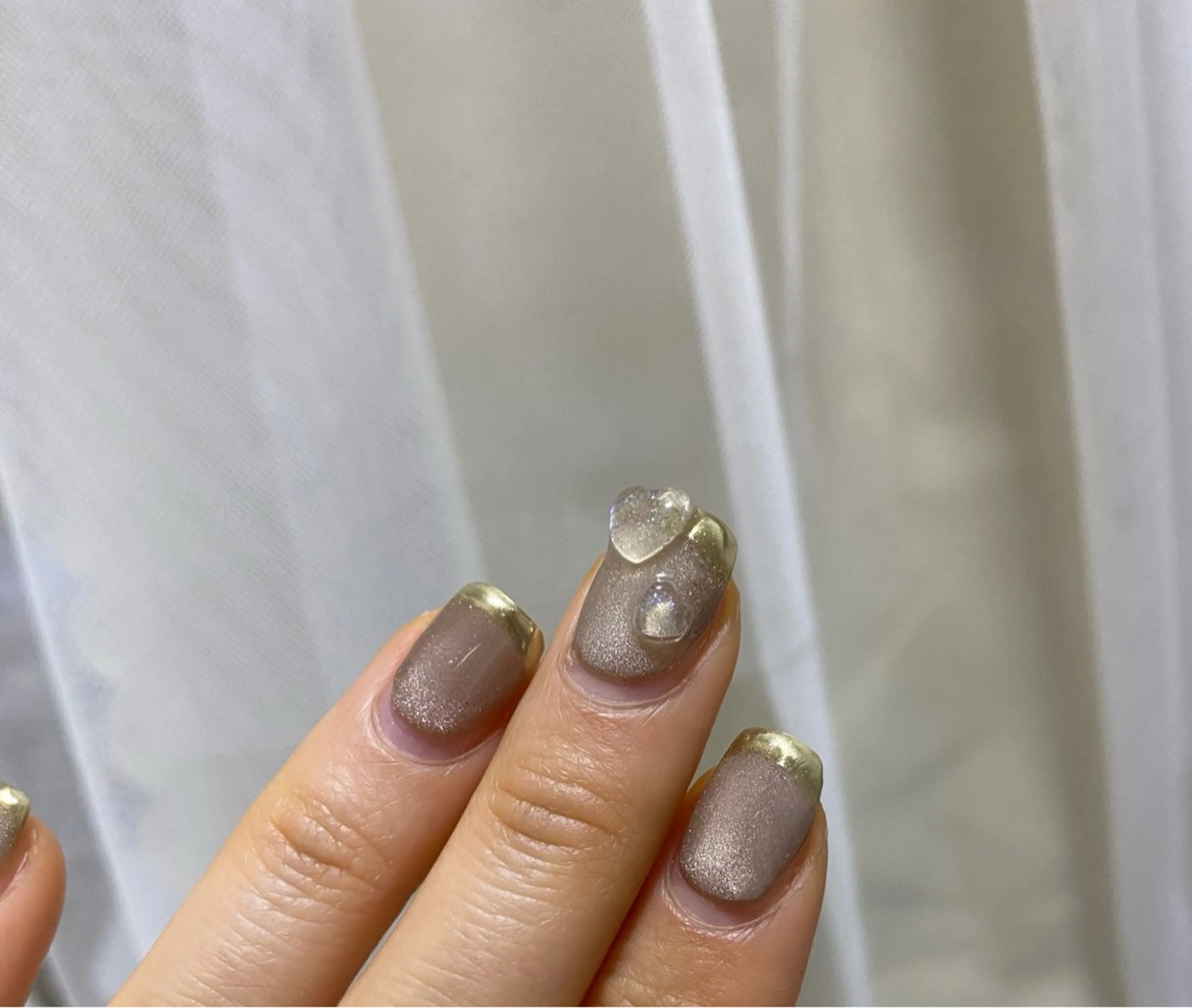 ネイル フレンチネイル ハート マグネットネイル ミラーネイル ぷっくりネイル ハンドネイル Private salon Dux所属・肌管理&nail Salon  Duxの眉毛・アイブロウイメージ