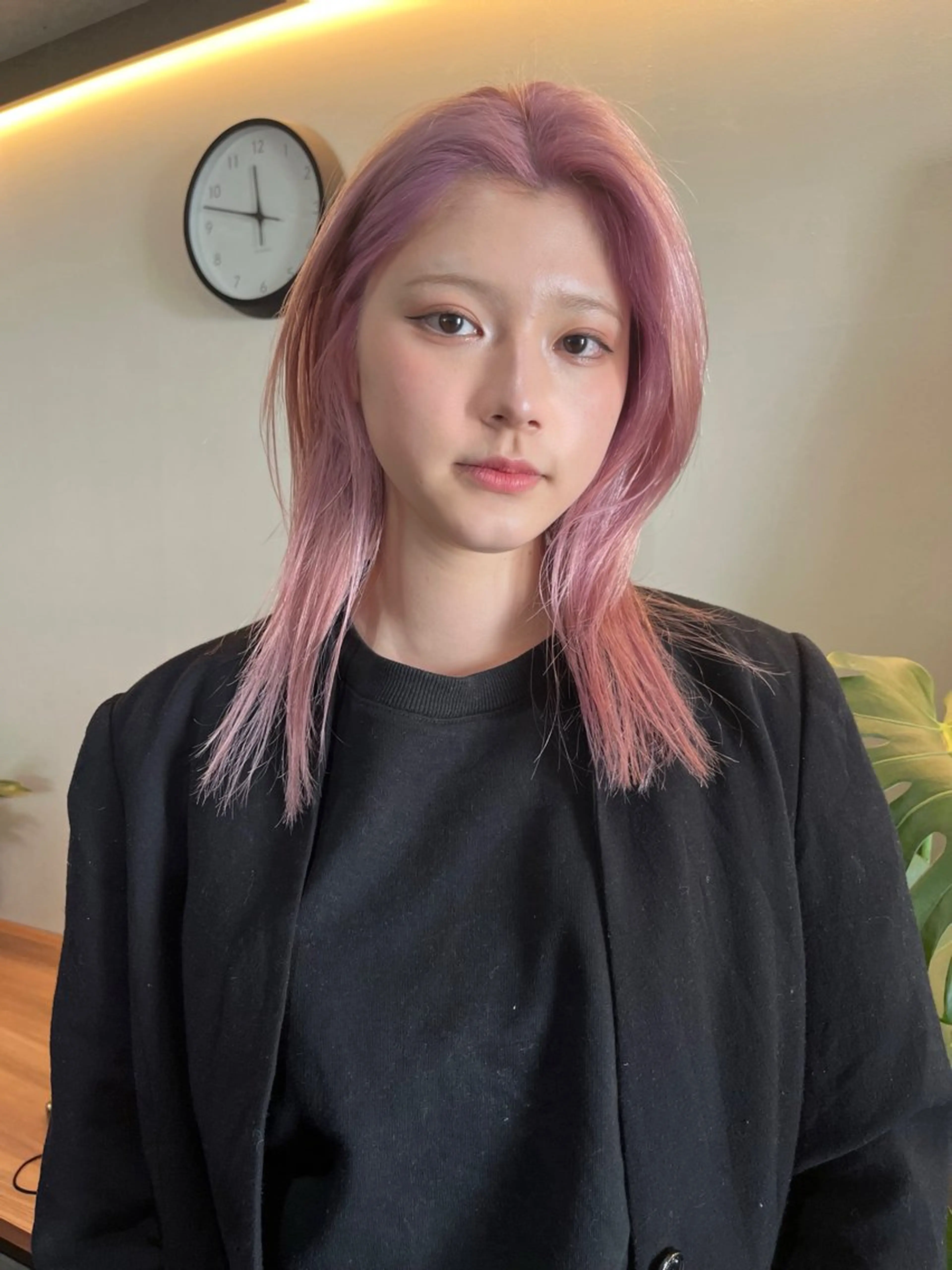 ミディアム ピンクブラウン ハッシュカット ハイレイヤー 韓国風ヘア レイヤーカット カット ヘアカラー レイヤーカット\ウル フ　chinatsuのヘアスタイル