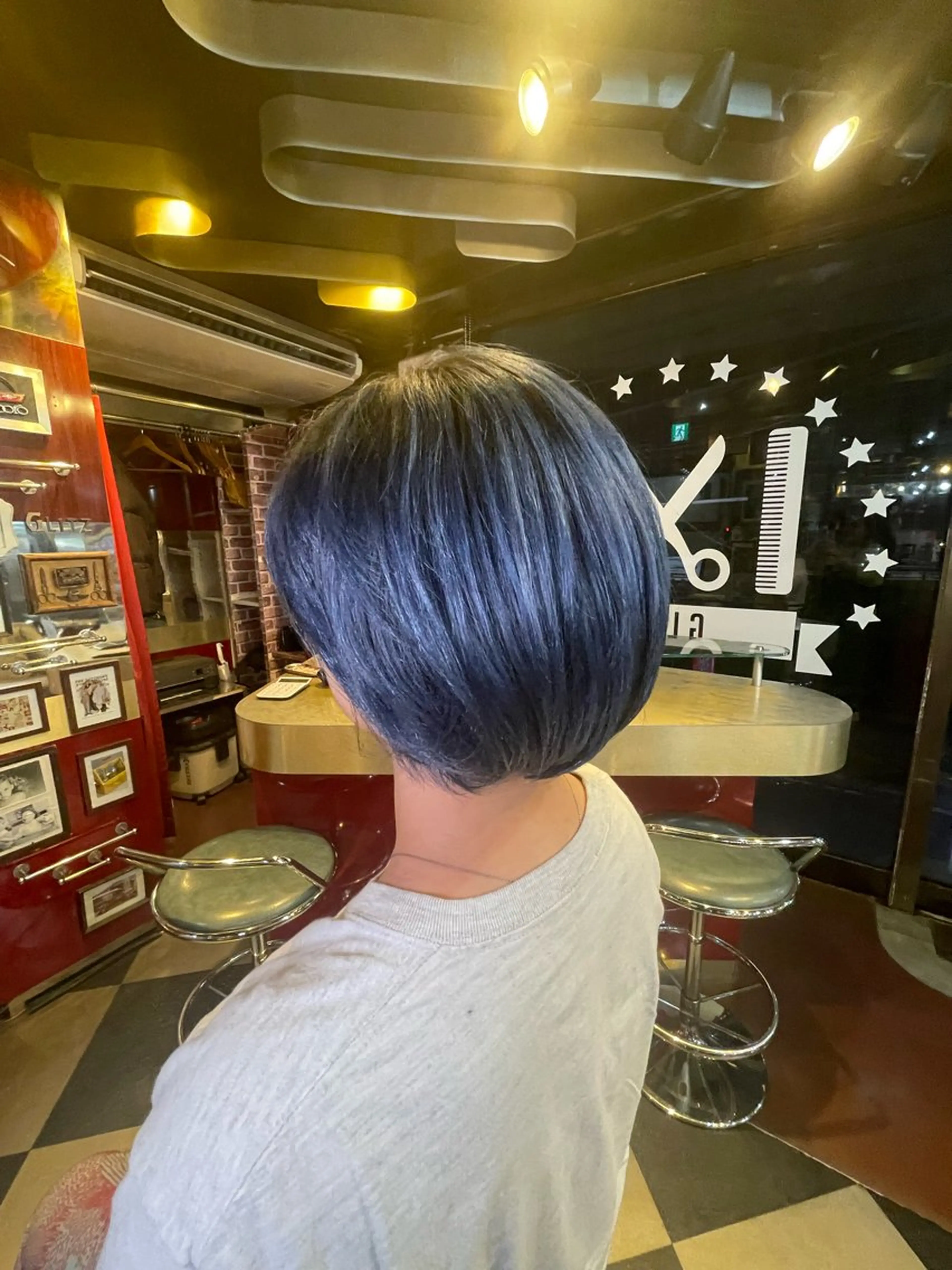 ショート カラー ブルーカラー グラデーションカラー トリートメント 👑派手髪/カット 👑ANRYのヘアスタイル
