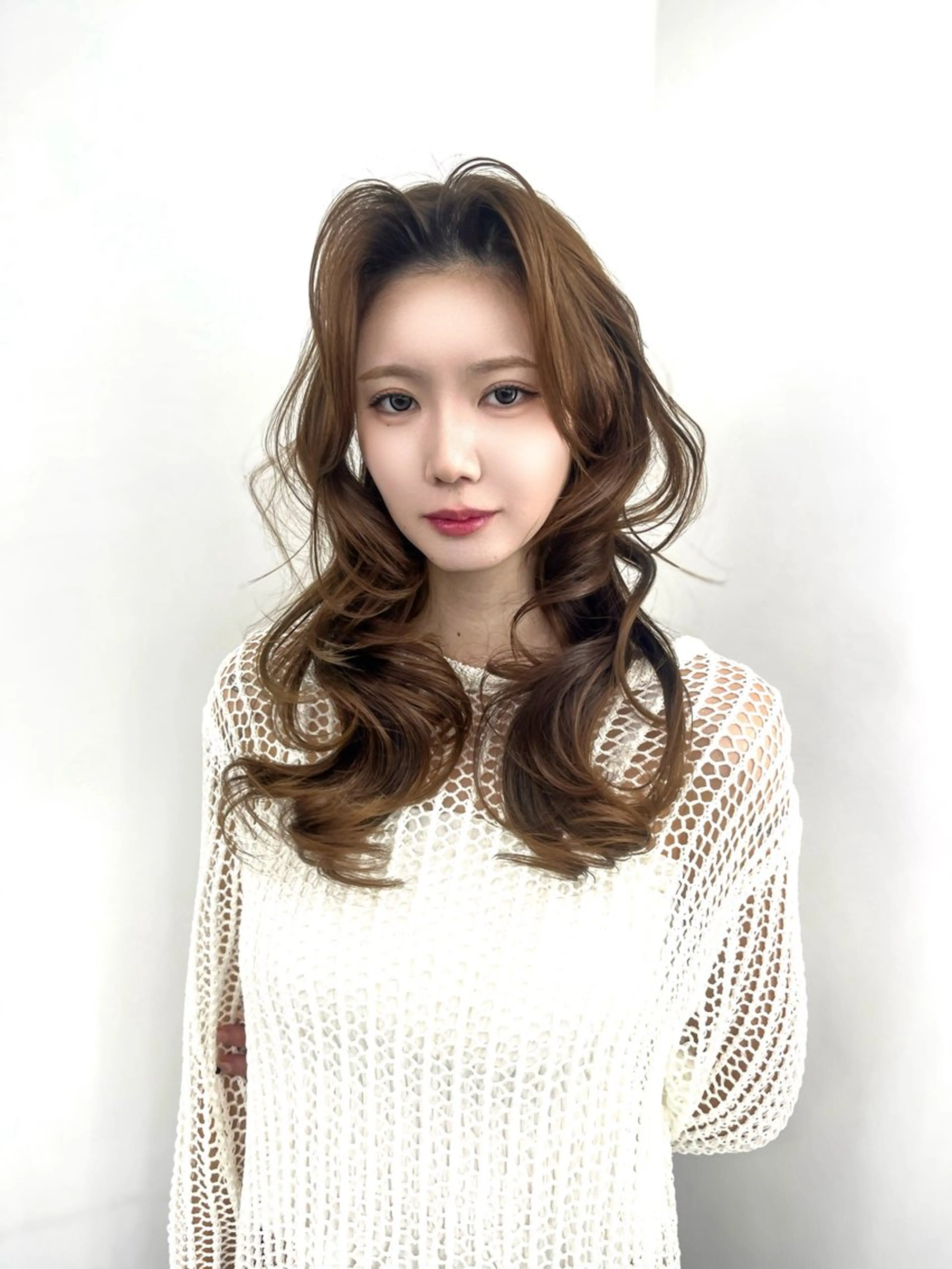 ロング カラー ベージュカラー オリーブベージュ 顔まわりレイヤー ハイレイヤー 韓国風ヘア ヘアカラー トリートメント ヘアセット 透明感カラー✨🩵 韓国ヘアkanatoのヘアスタイル