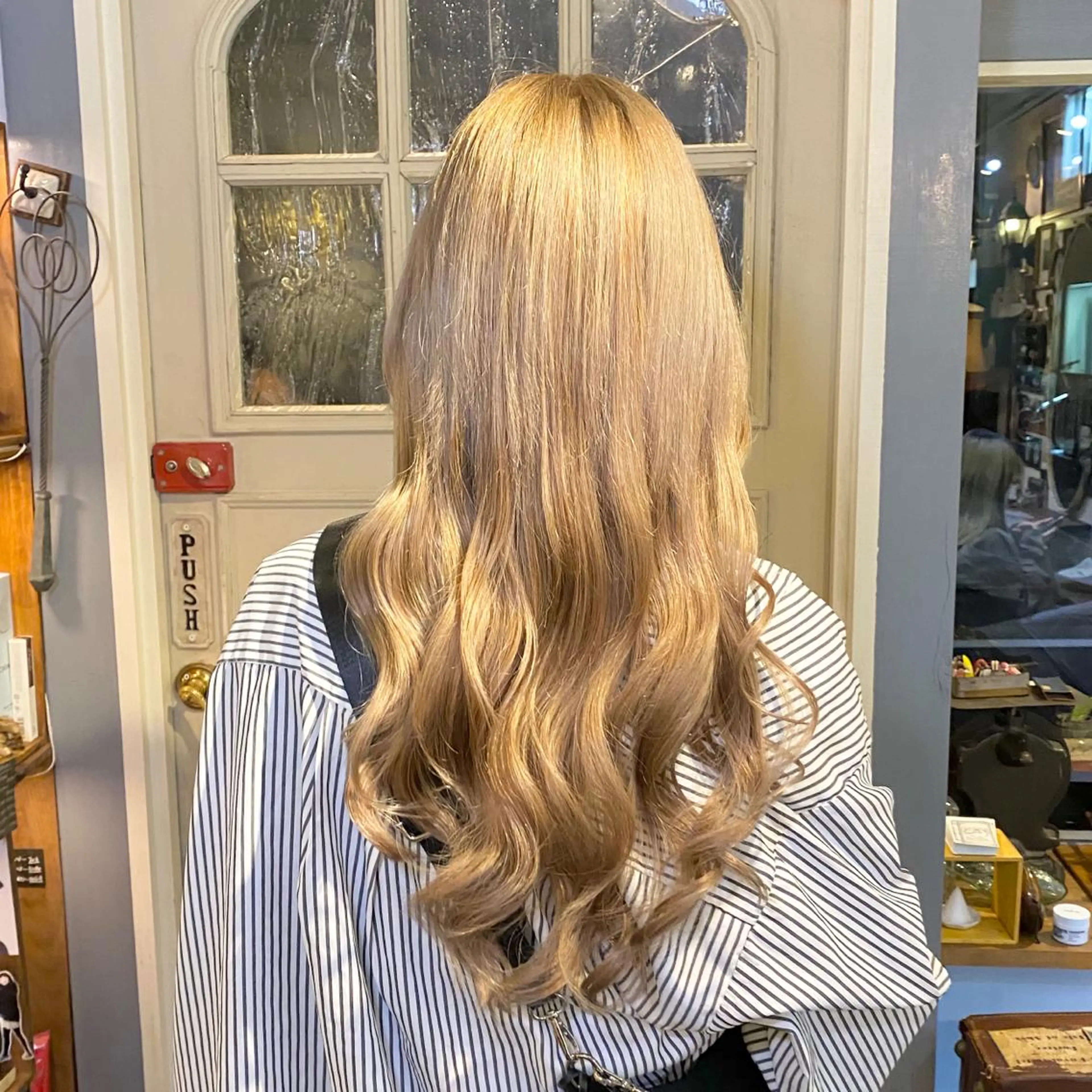 ロング カラー エクステ BRITS 渡辺 菜々子のヘアスタイル