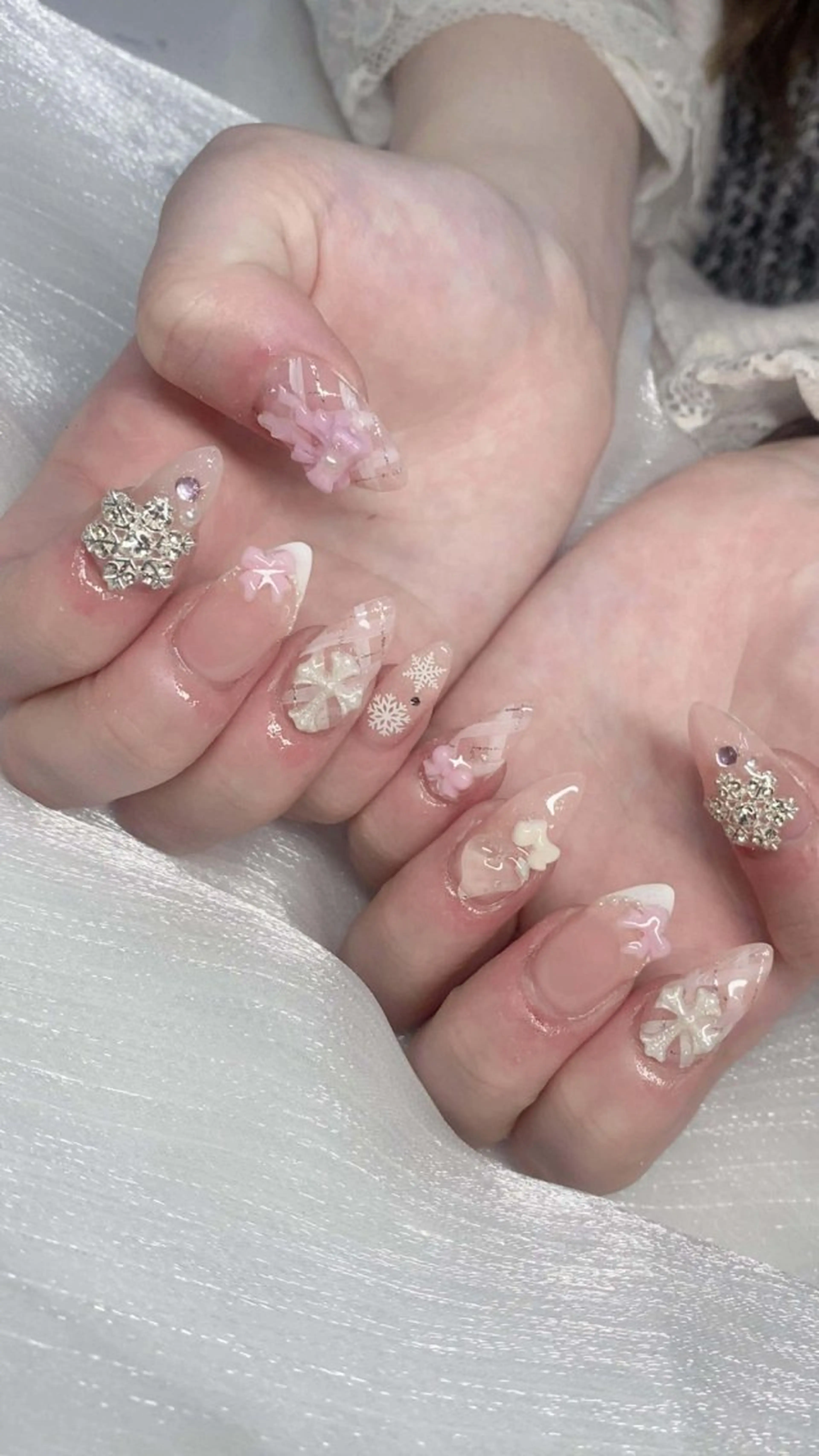 ネイル 成人式 フレンチネイル グラデーション 韓国ネイル マグネットネイル ハンドネイル Squeen Nailのネイルデザイン