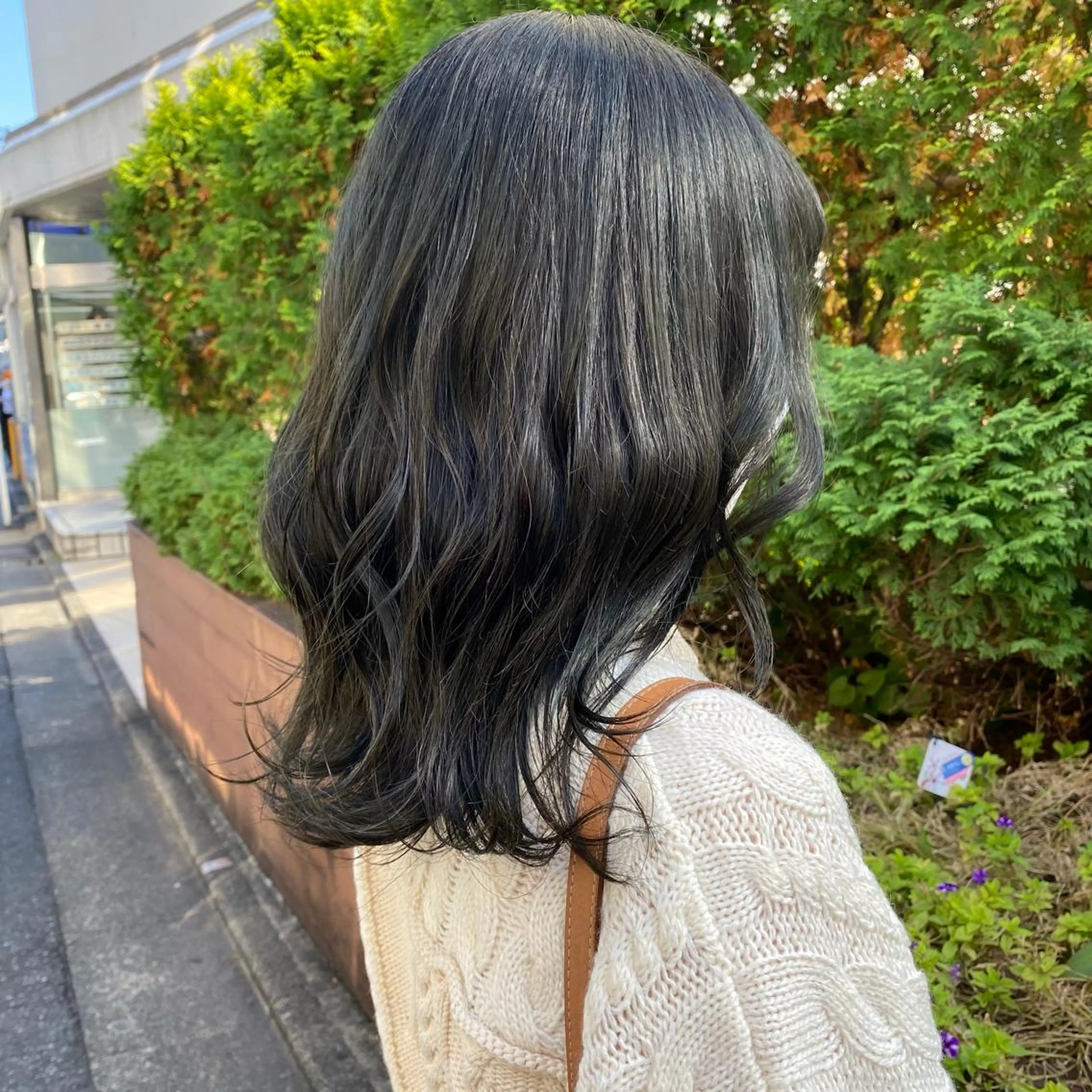 ミディアム カラー ヘアアレンジ オリーブカラー beauty: beast 中目黒店のヘアスタイル