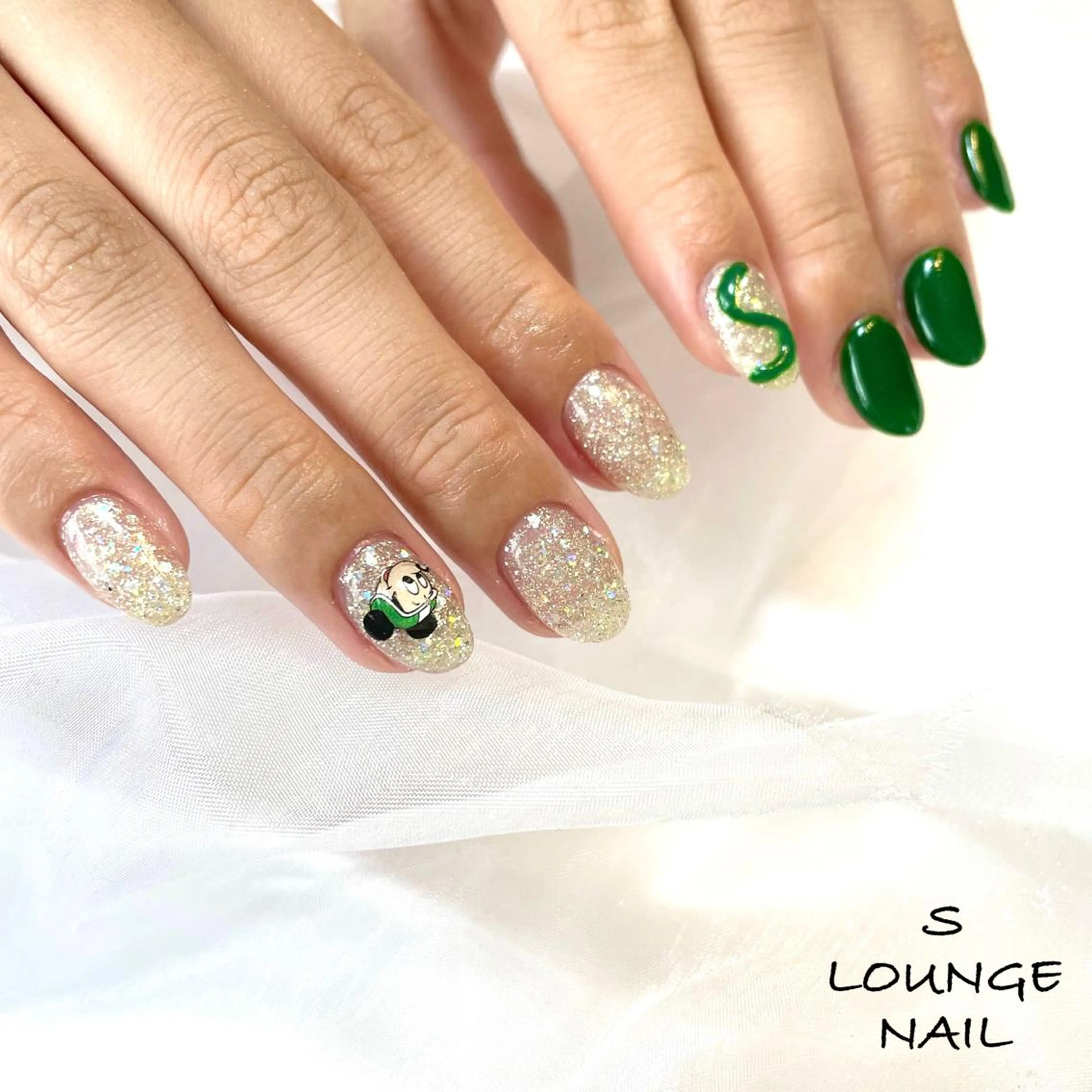 ネイル ハンドネイル フットネイル S LOUNGE NAIL所属・パーツたくさん🍓 SUMIのネイルデザイン