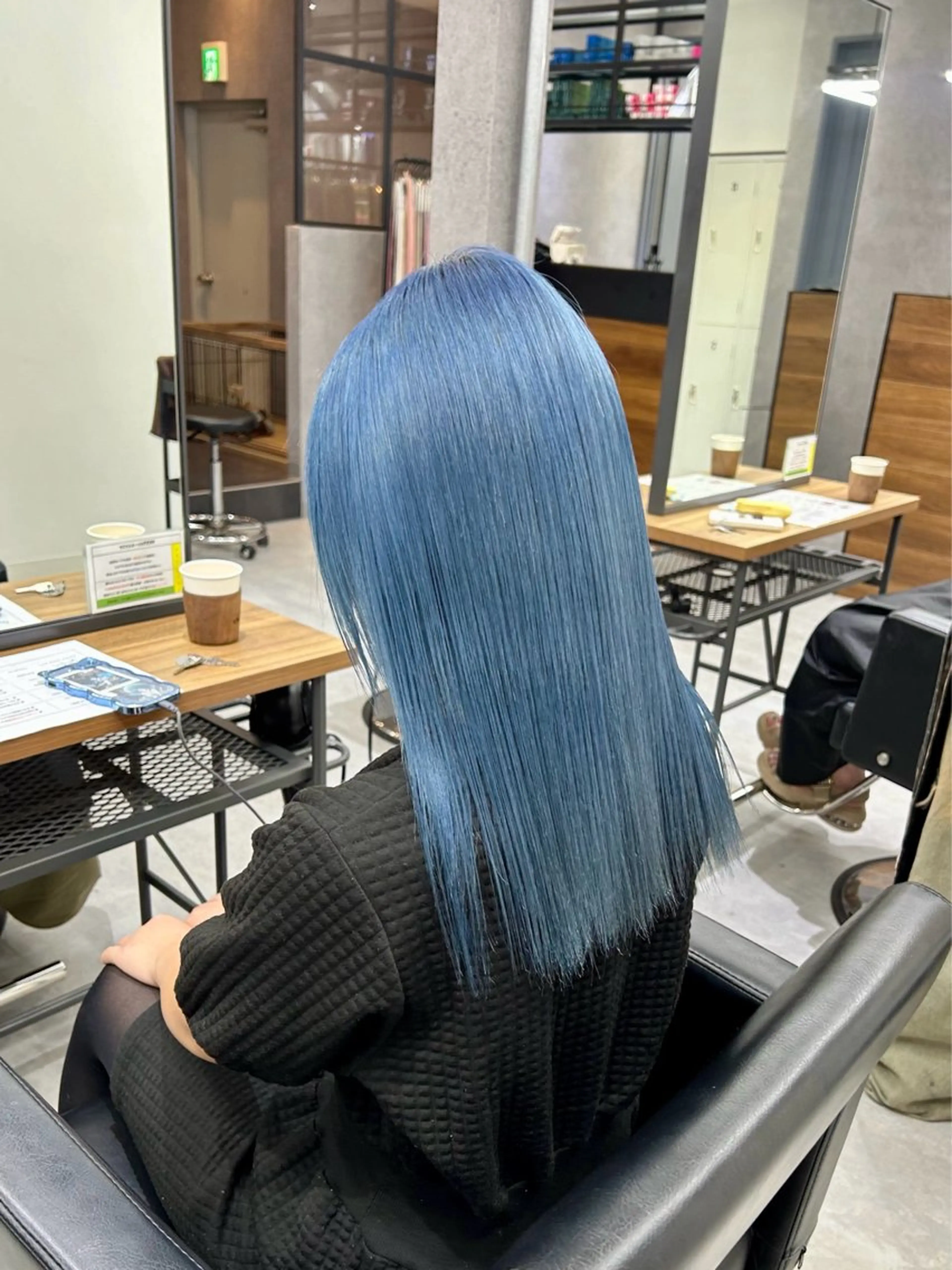 セミロング カラー ブリーチ ブルーカラー ENA💗NEXT /ハイトーンエクステのヘアスタイル