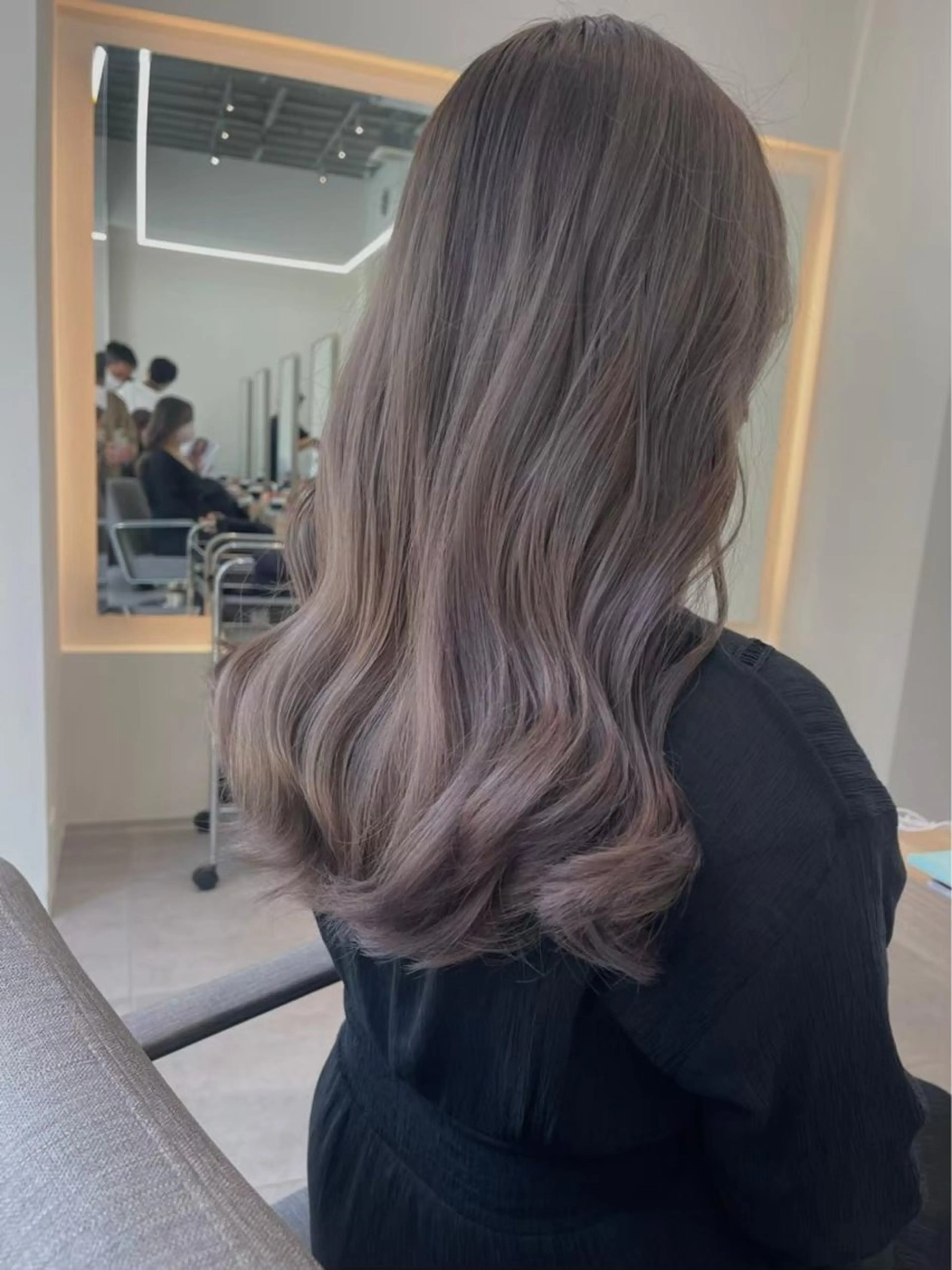 ロング カラー ブリーチ グレージュ ヘアカラー トリートメント nok所属・レイヤー/ベージュ/ どますず🌺のヘアスタイル