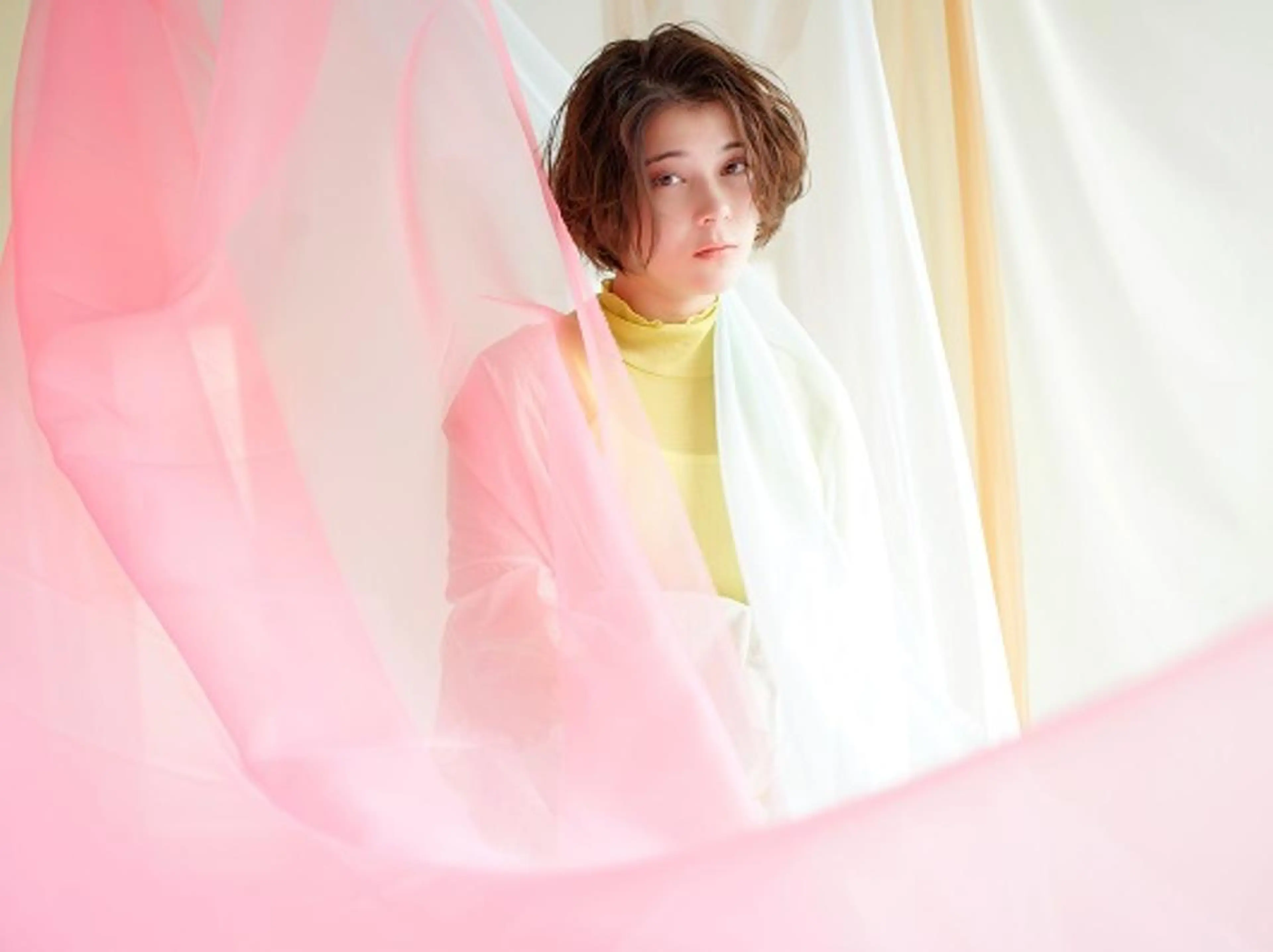 ミディアム カラー パーマ ヘアアレンジ アディクシーカラー アッシュ バレイヤージュ ベージュカラー ブリーチ newi grande 横浜店のヘアスタイル