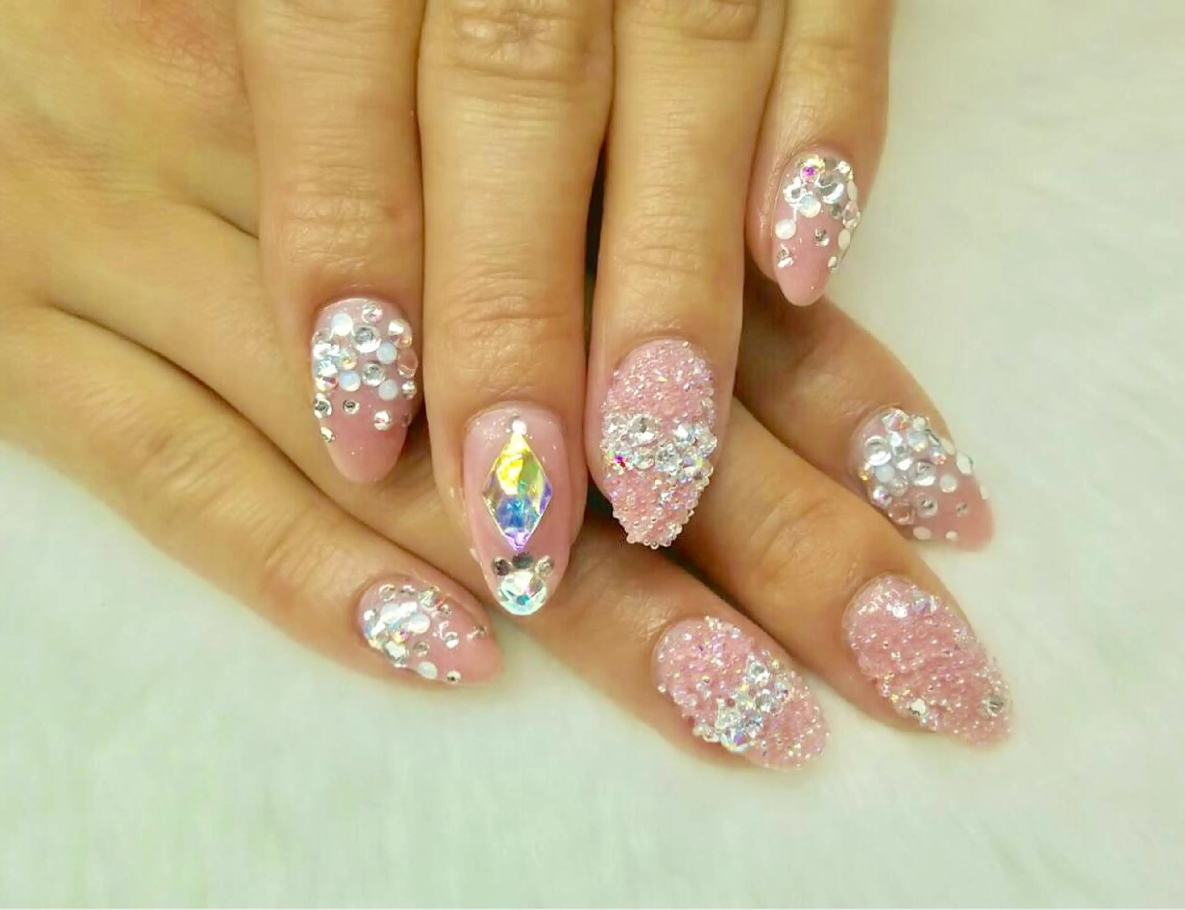 ネイル ストーンネイル Nail lieNのネイルデザイン