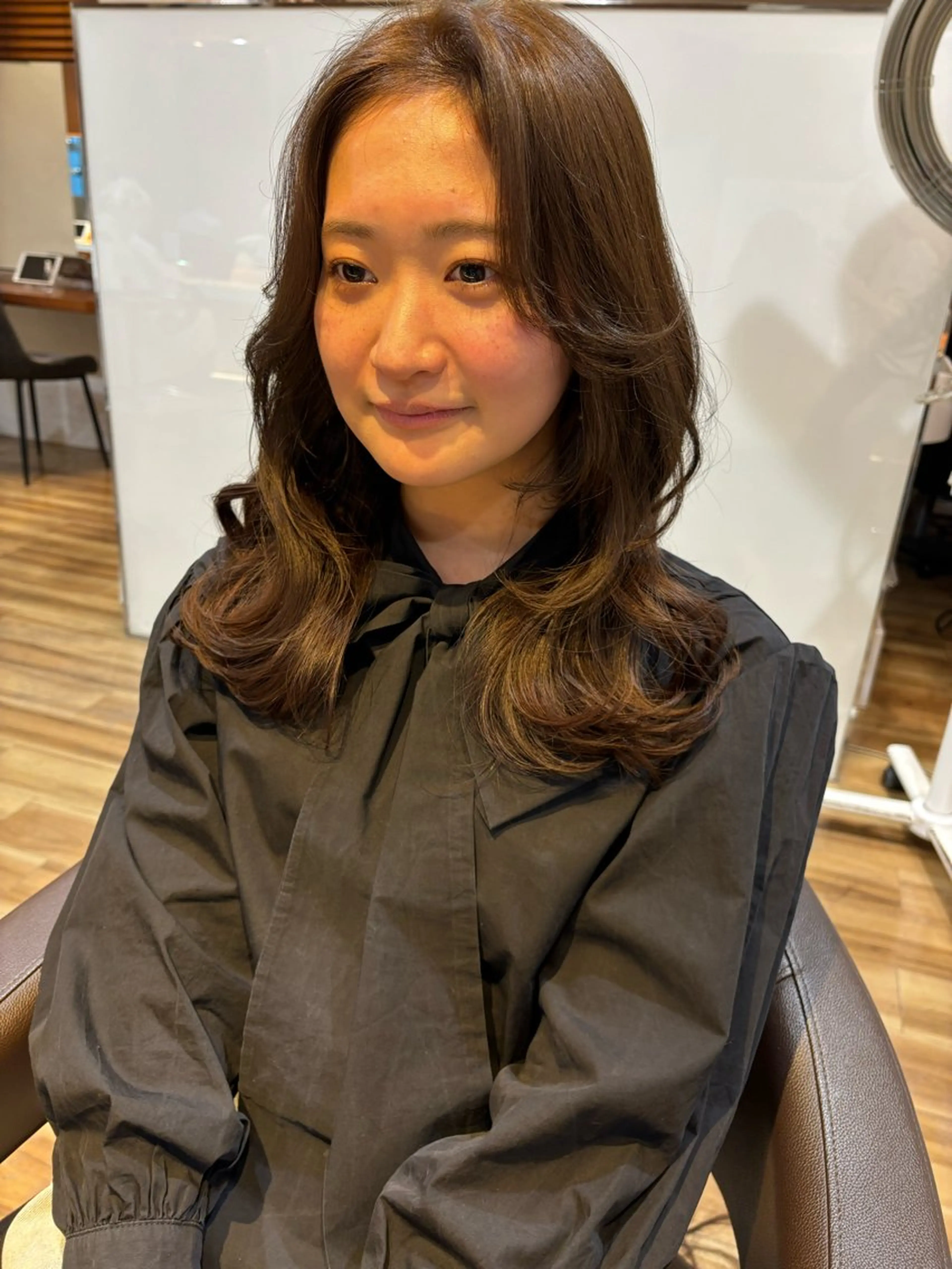 ロング カラー ベージュカラー ブリーチ ブリーチなしカラー くびれヘア カット ヘアカラー トリートメント レイヤーカット /透明感/千葉怜寿のヘアスタイル