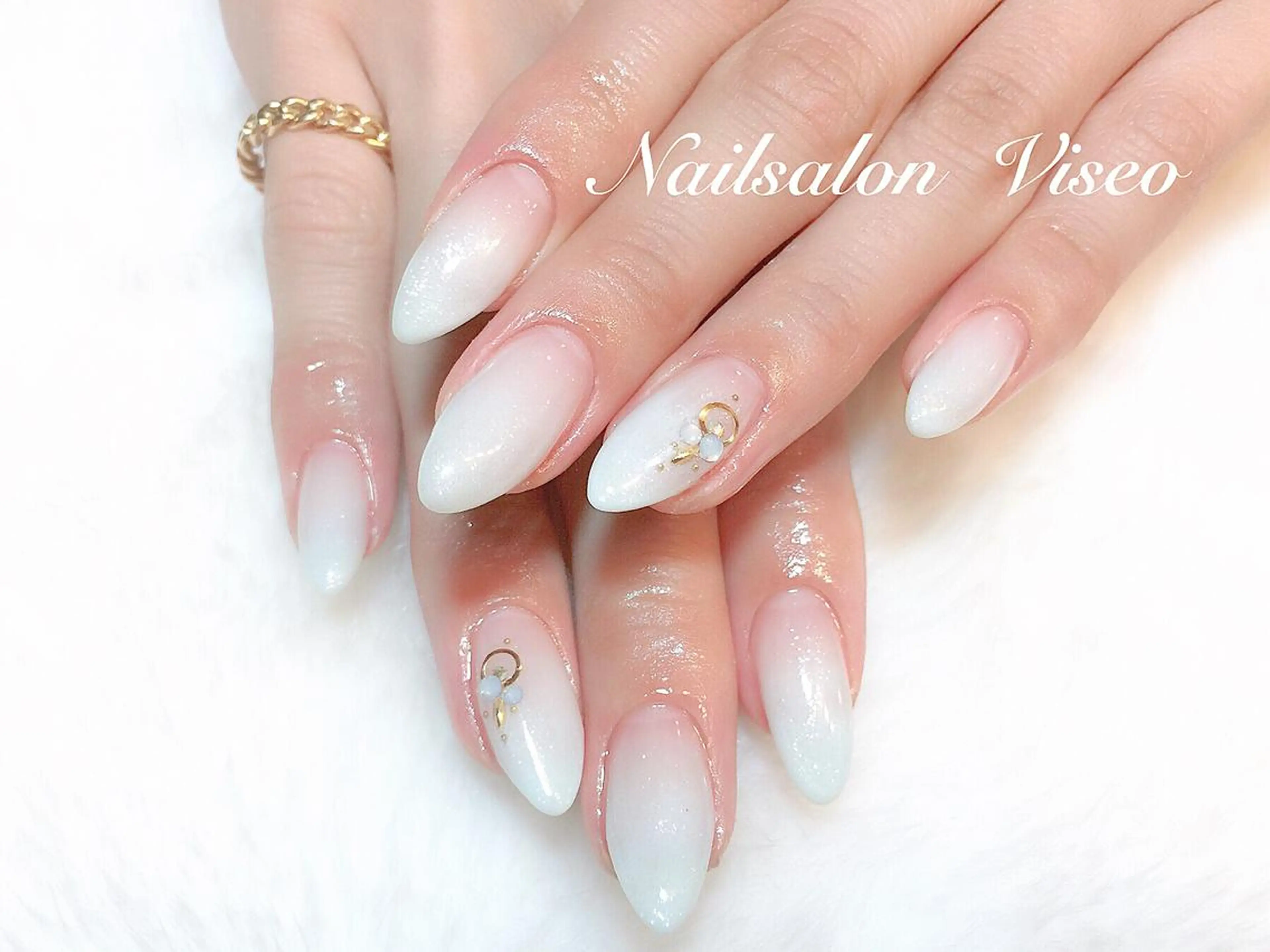 ネイル Viseo《6週間 長持ちパラジェル》のネイルデザイン