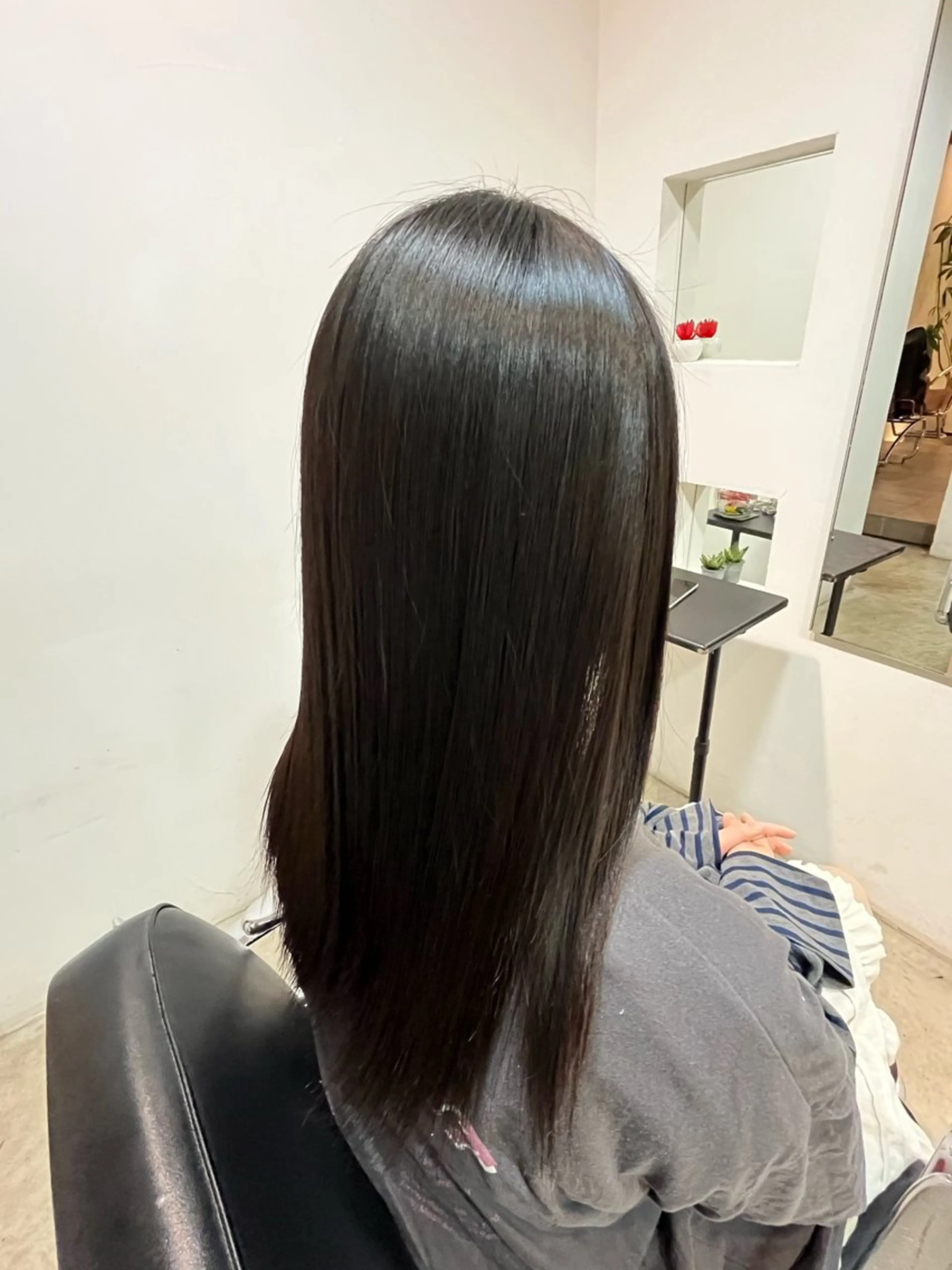 ロング 縮毛矯正 ティフ(TIF)所属・おおた あいこのヘアスタイル