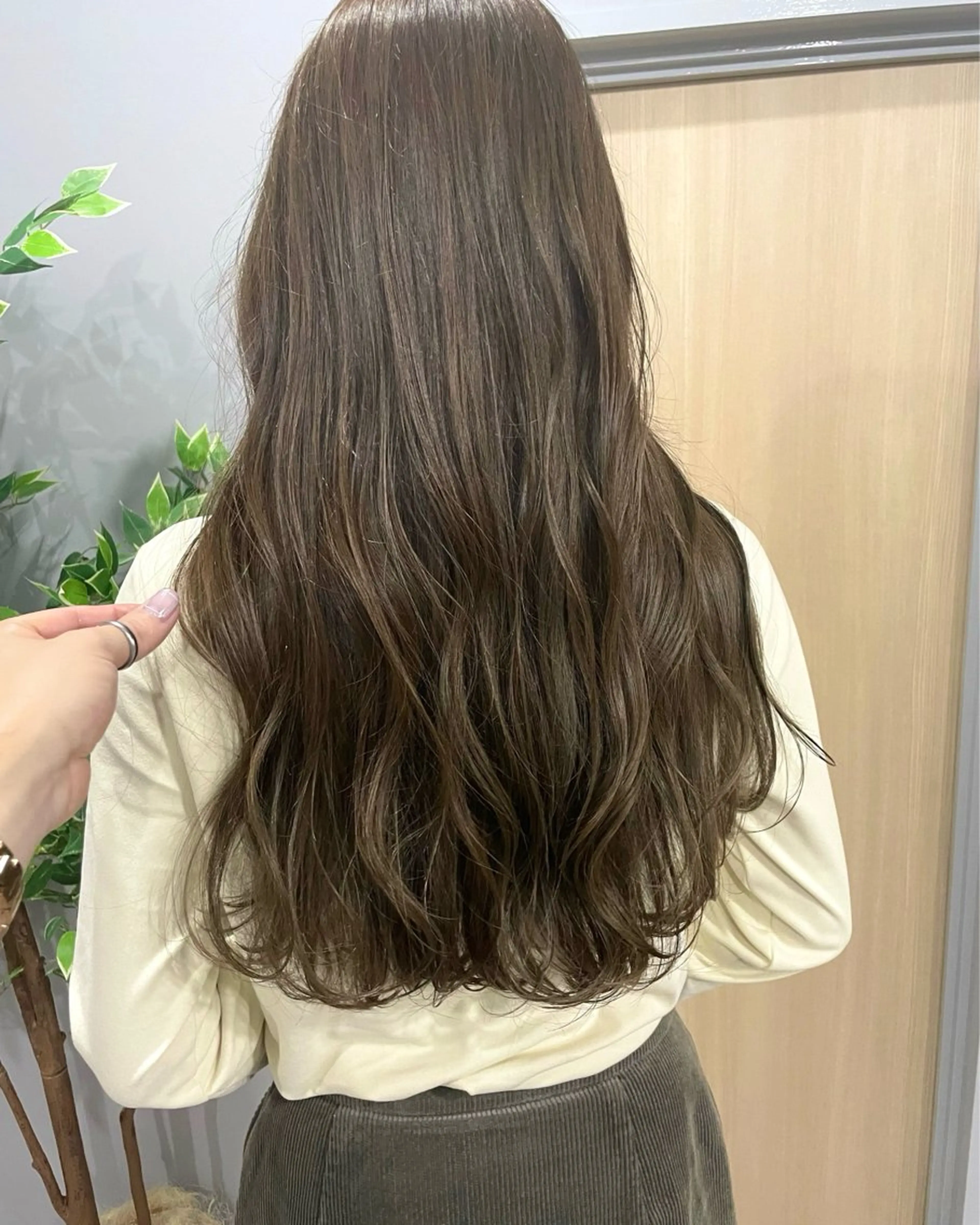 ロング カラー オリーブカラー ヘアカラー ヘッドスパ Kamie 三宮のヘアスタイル