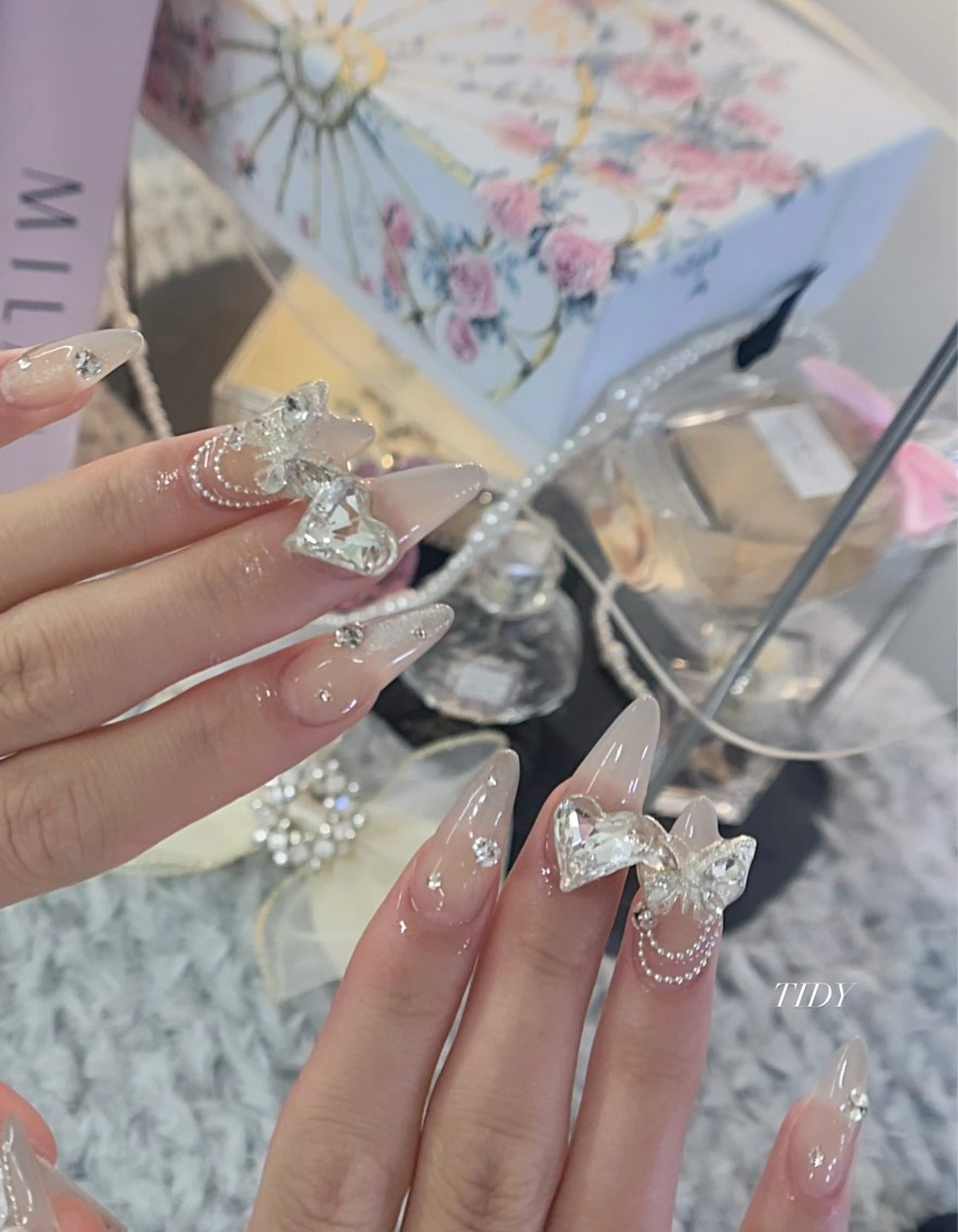 ネイル 長さ出し フットネイル ジェルネイル キラキラネイル 韓国ネイル ハンドネイル TIDY M&Mのネイルデザイン