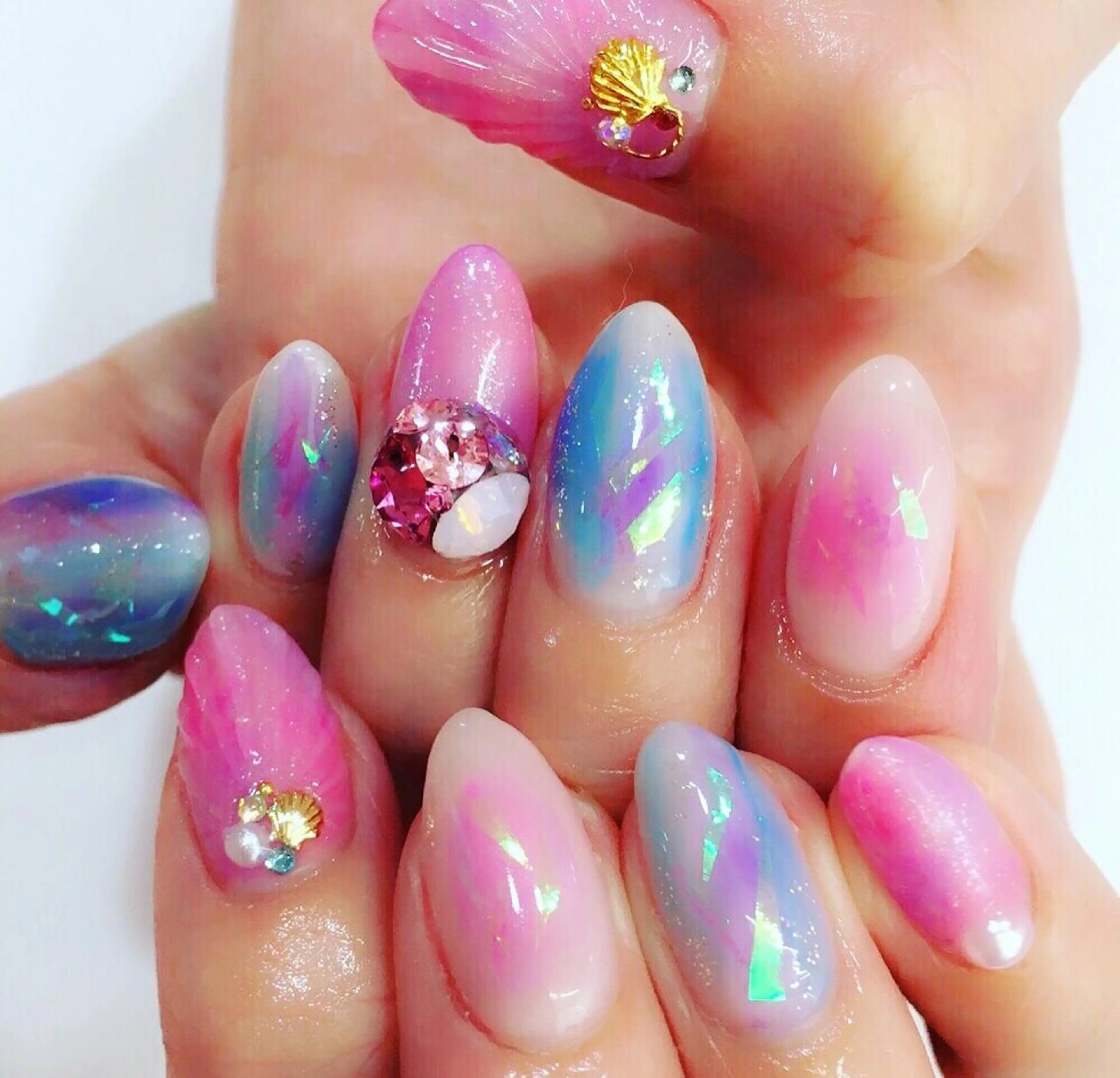 ミディアム カラー パーマ ヘアアレンジ メンズ キッズ ネイル マツエク・マツパ NAILSGOGO shibuyaのネイルデザイン