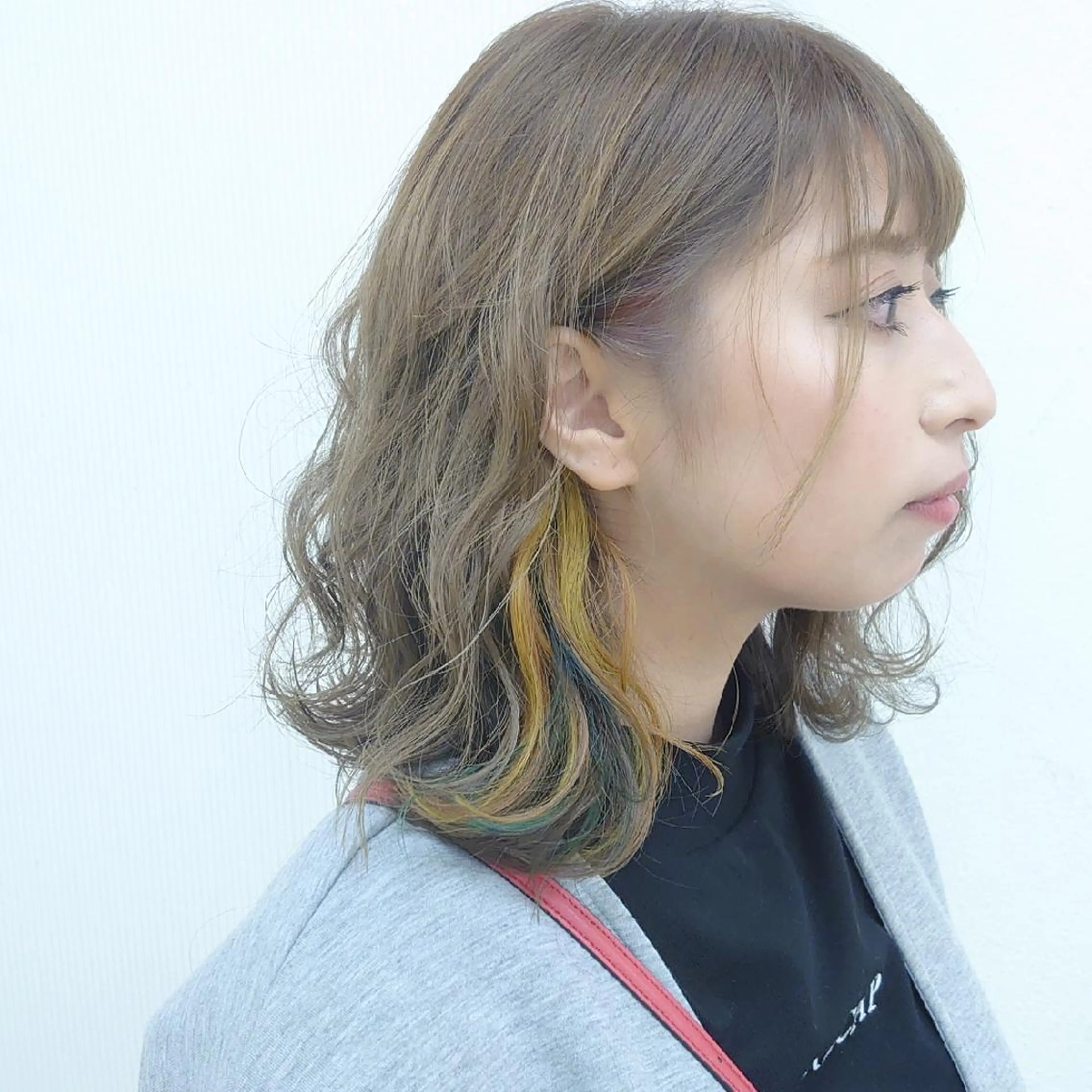 ミディアム カラー ヘアアレンジ イヤリングカラー ヘアカラー トリートメント 小林 伸行のヘアスタイル