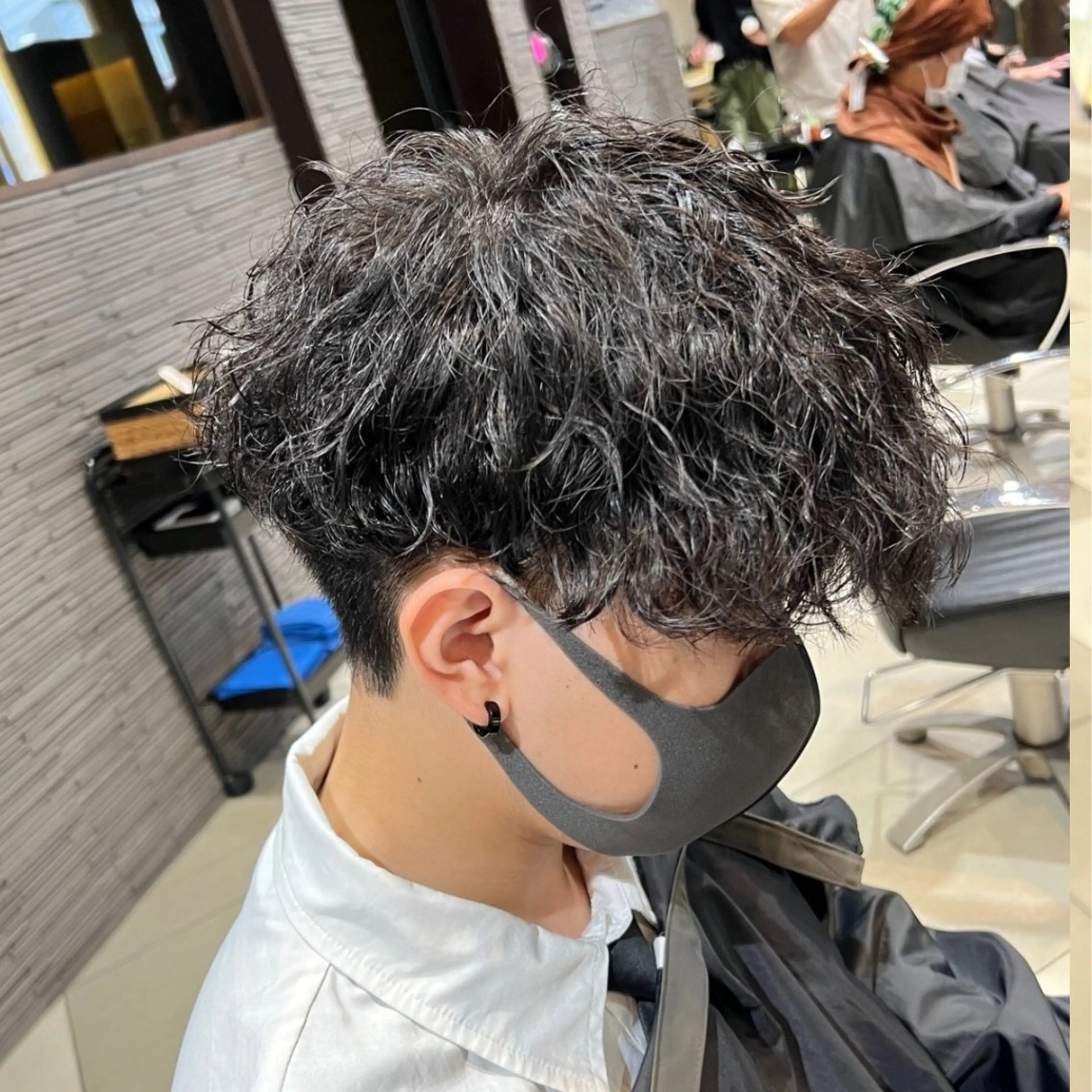 ショート パーマ メンズ メンズパーマ 波巻きパーマ スパイラルパーマ カット パーマ ONLY  CARE by JAPAN所属・道越 裕人のヘアスタイル