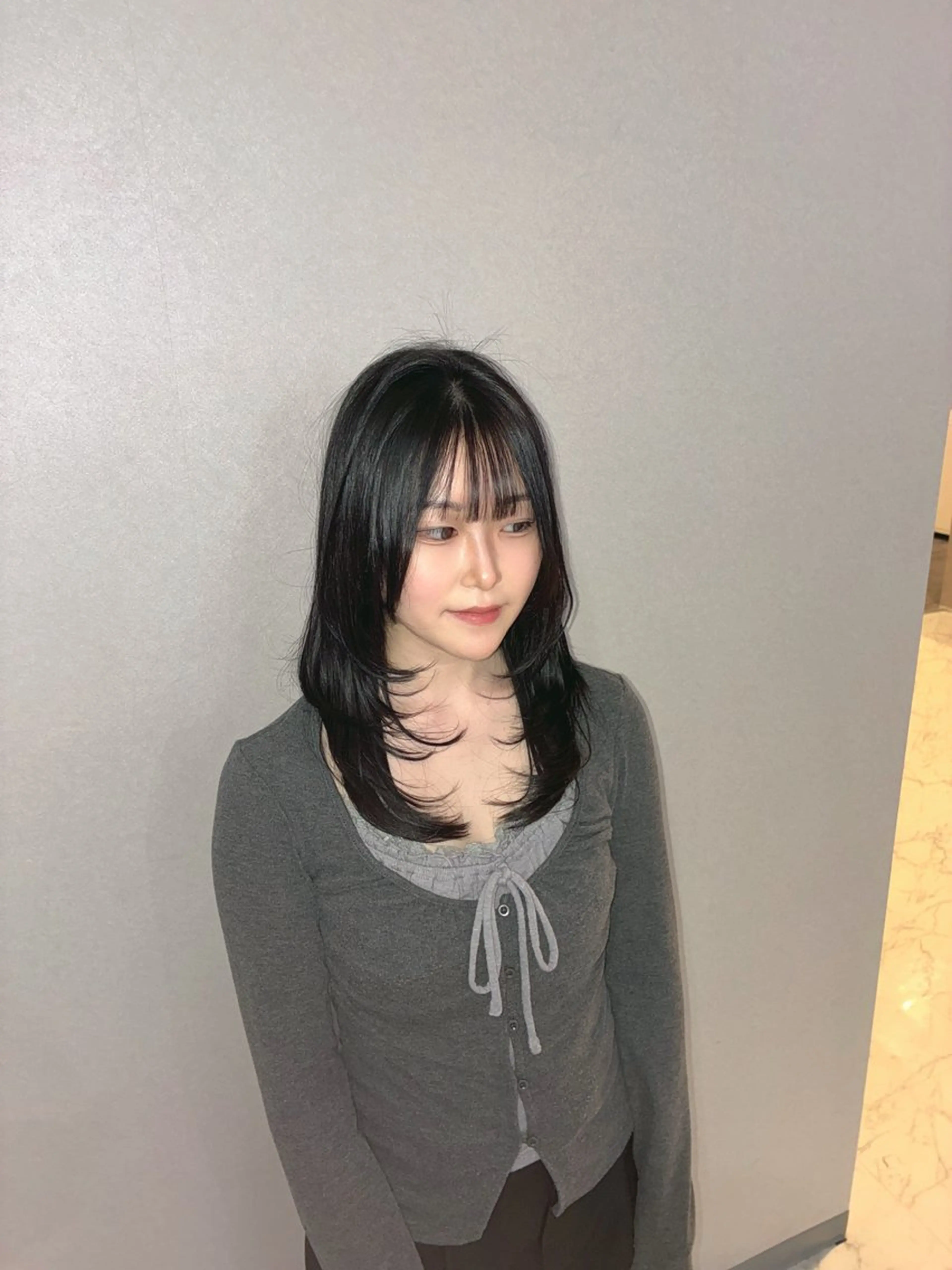 セミロング カラー 透明感カラー ハッシュカット ハナダ メイのヘアスタイル