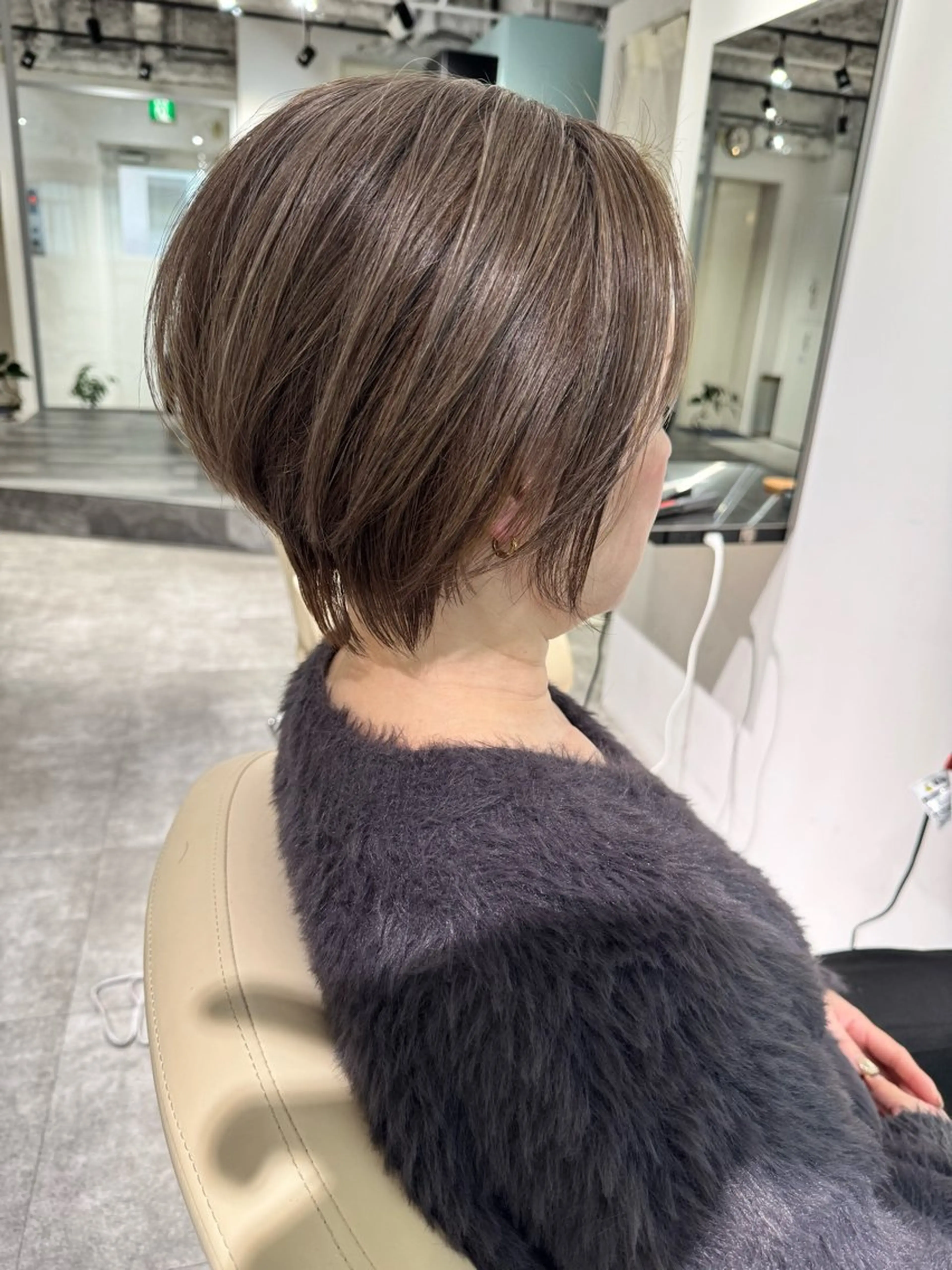 ショート カラー ショートボブ ボブレイヤー ボブ 髪質改善 レイヤーカット カット ヘアカラー トリートメント reverie【レヴリー】所属・夜23時まで予約🉑 reverieあきらのヘアスタイル