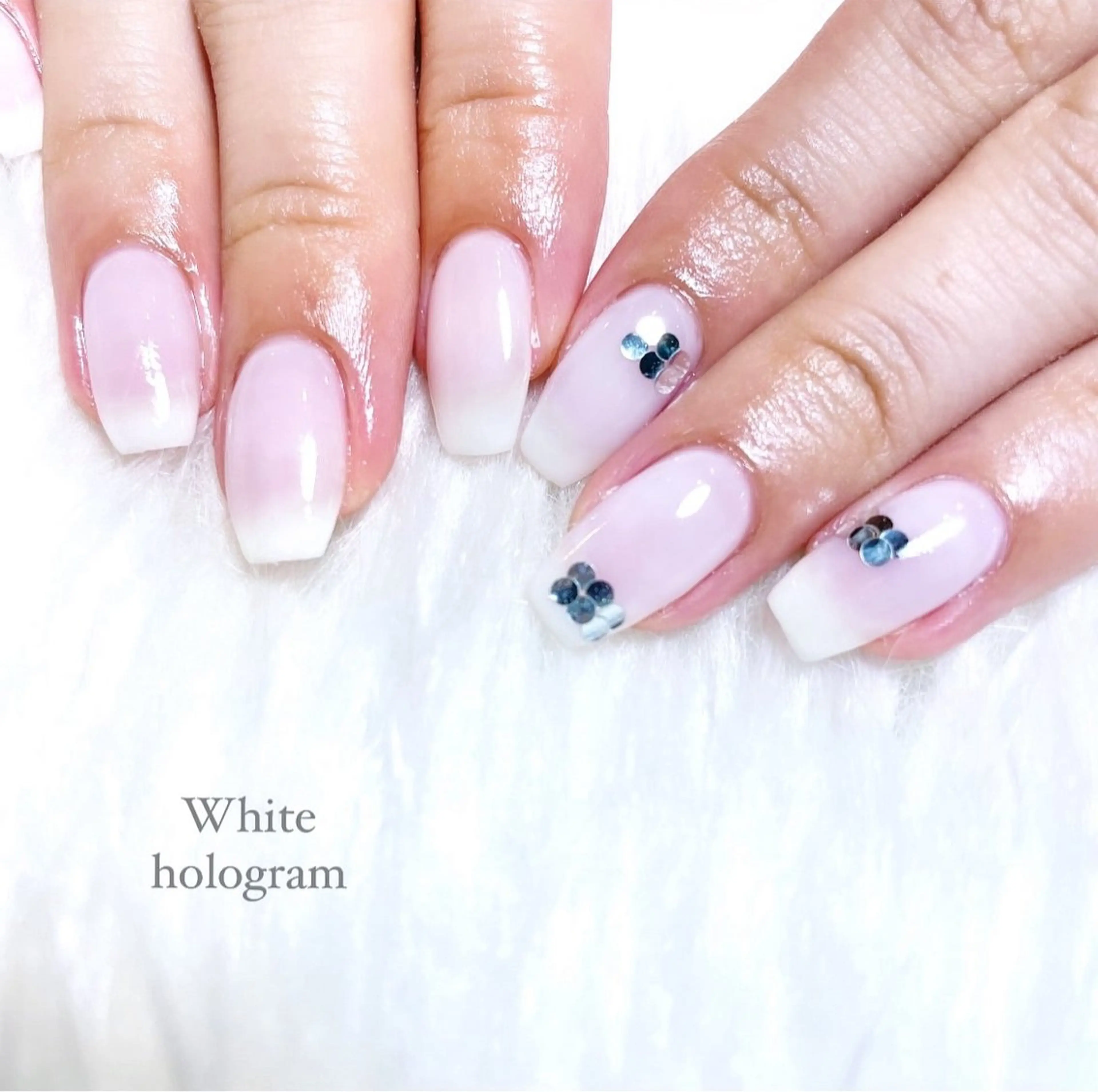 ネイル シンプルネイル ハンドネイル キラオメ Neneのネイルデザイン