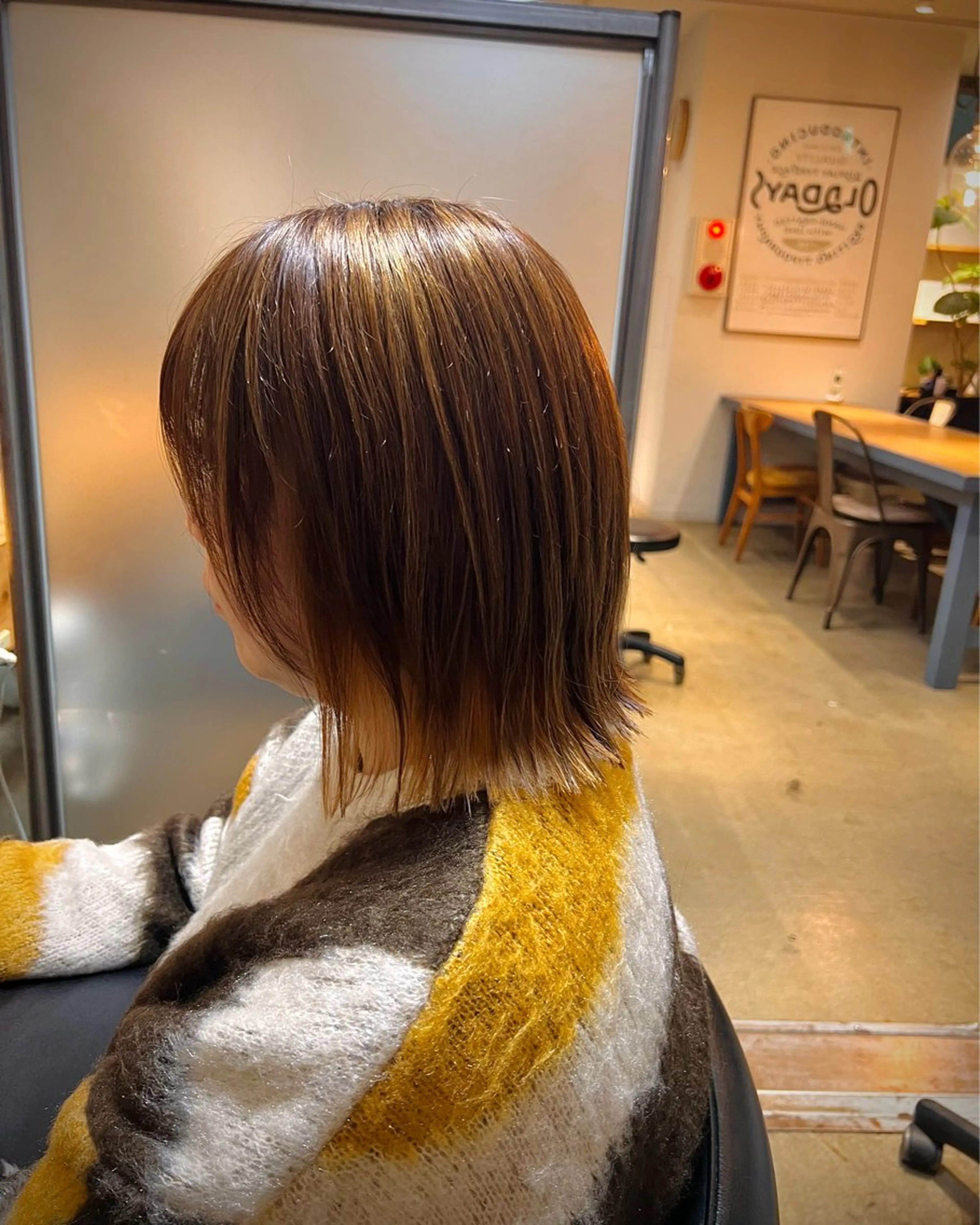 ミディアム カラー パーマ メンズ ボブ レイヤーカット 外ハネヘア 🫧レディースボブ 🫧RENのヘアスタイル