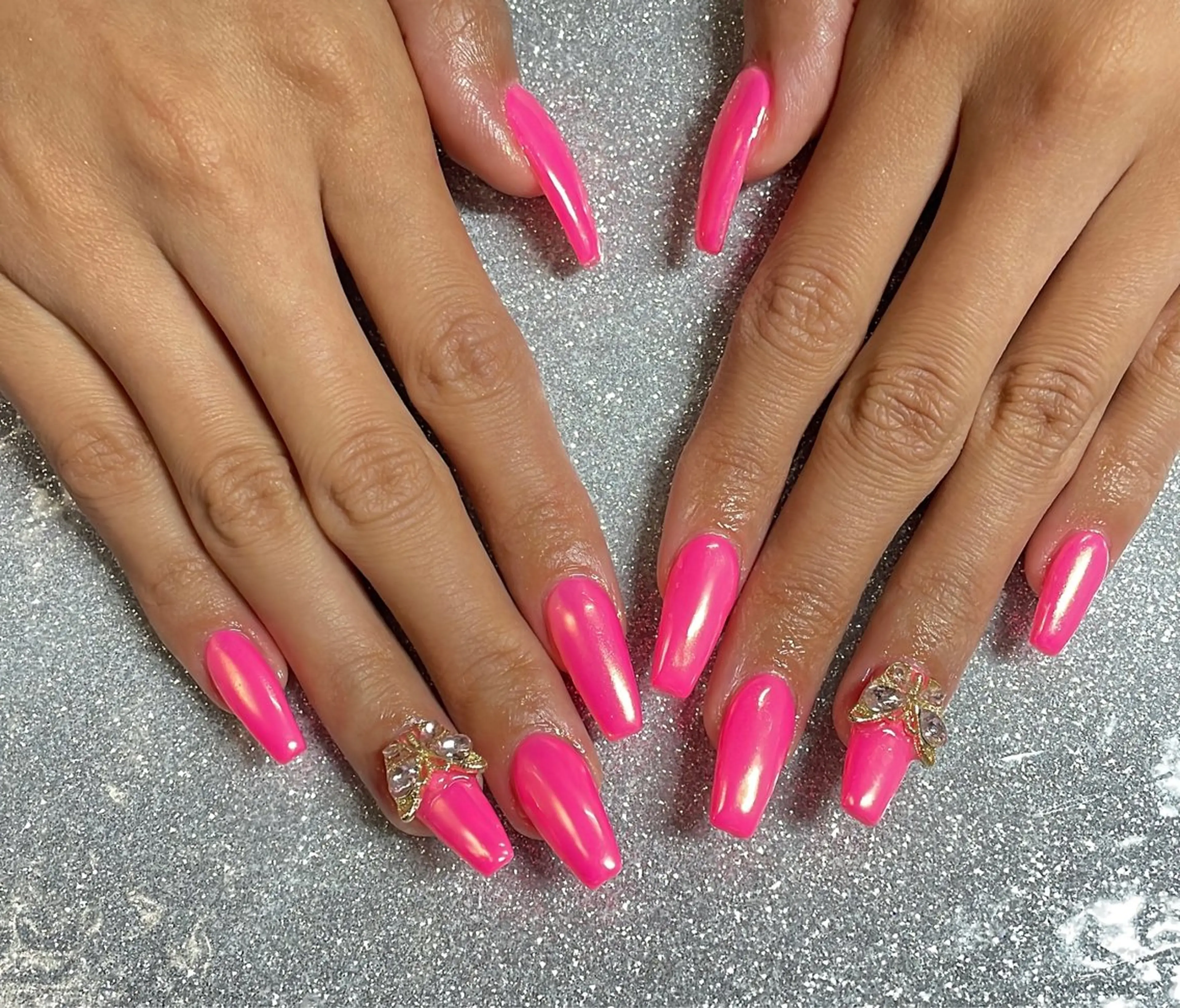 ネイル ハンドネイル VIERU 🌈🎀💖のネイルデザイン