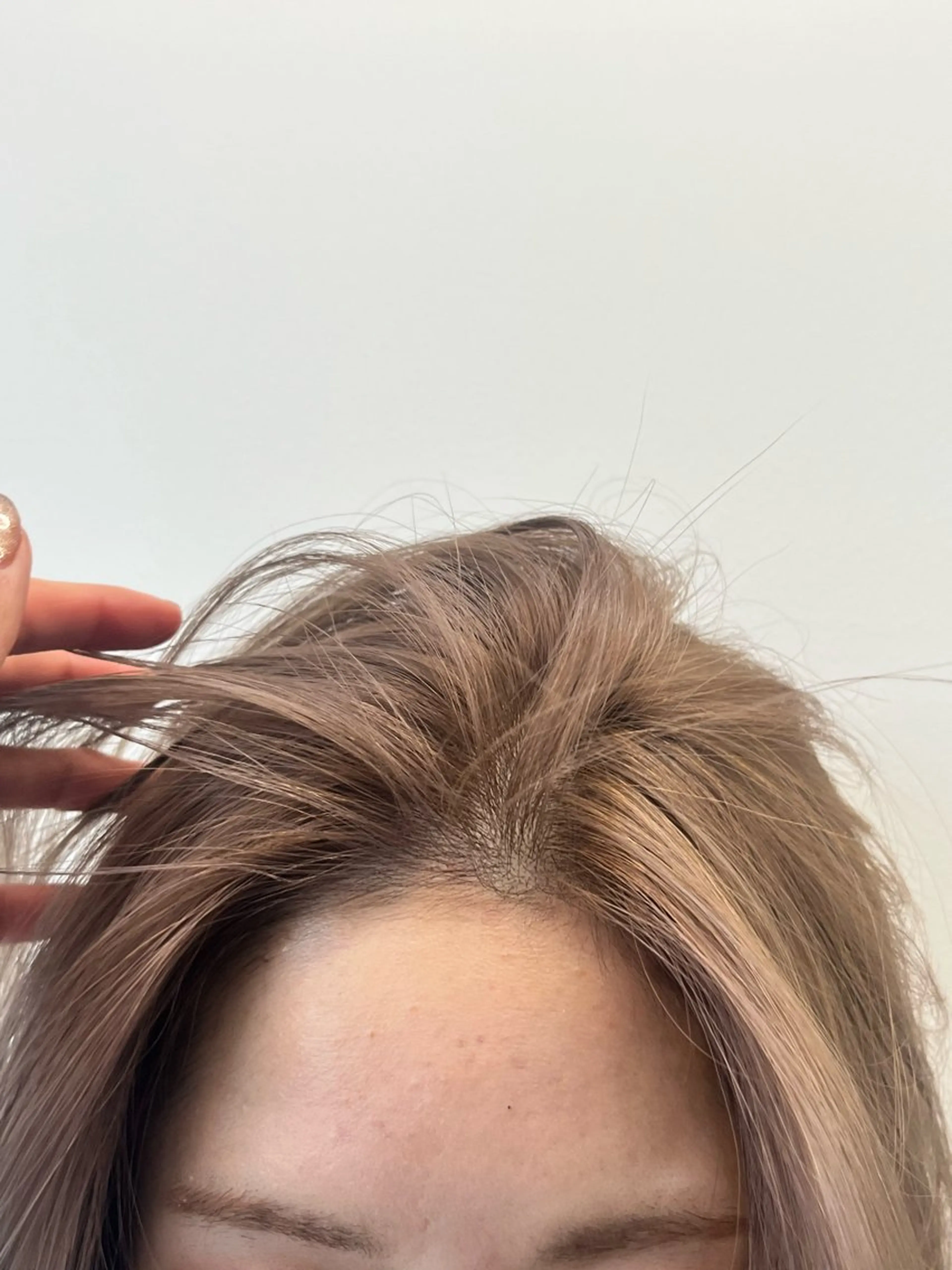 カラー ベージュカラー ハイトーンカラー ミルクティーベージュ ヘアカラー 【sica】 レナのヘアスタイル