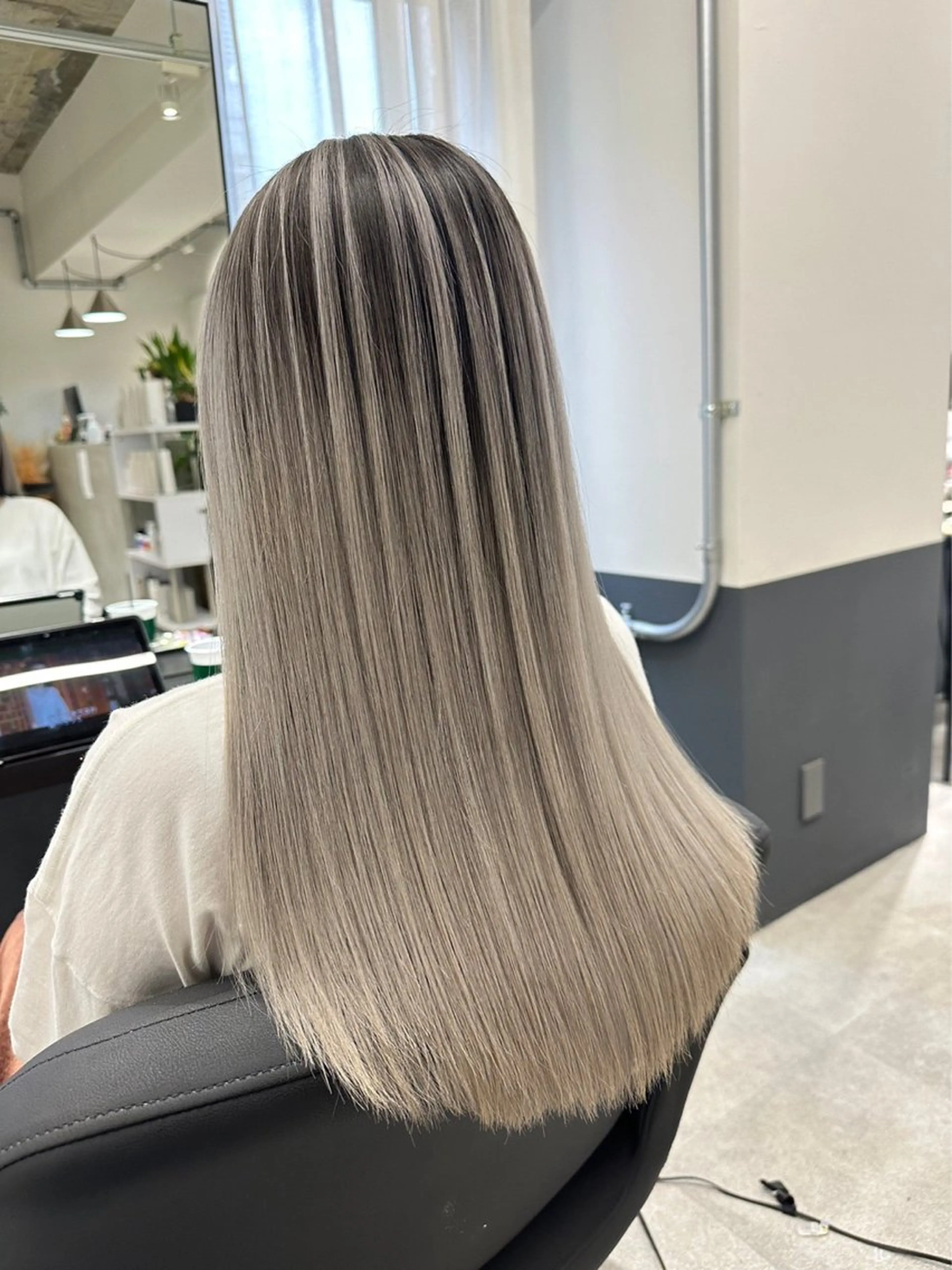 ロング カラー ヘアカラー CIERA所属・トウジョウ アリサのヘアスタイル