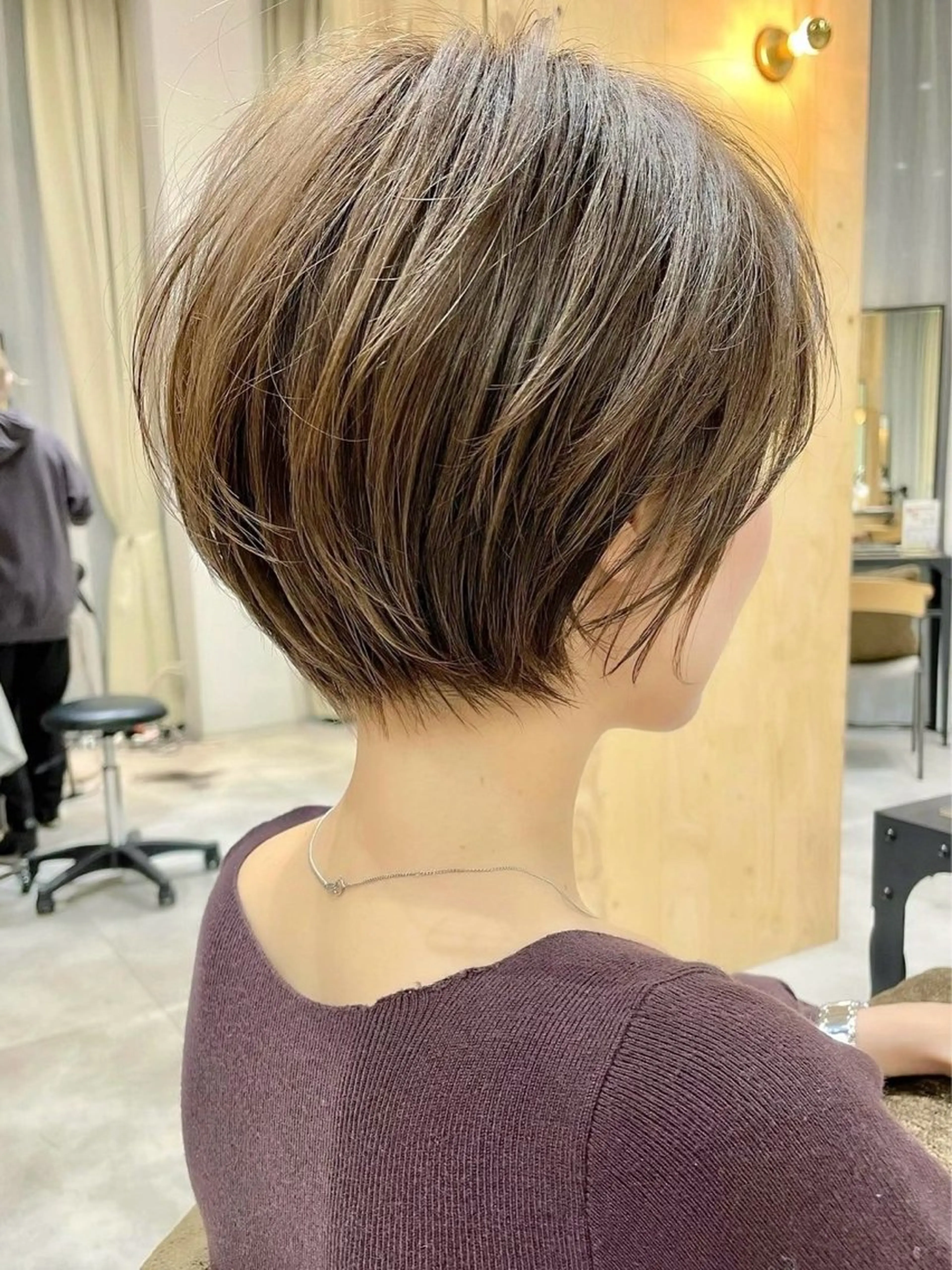 ショート カラー レイヤーカット ショートヘア 西山 友哉のヘアスタイル
