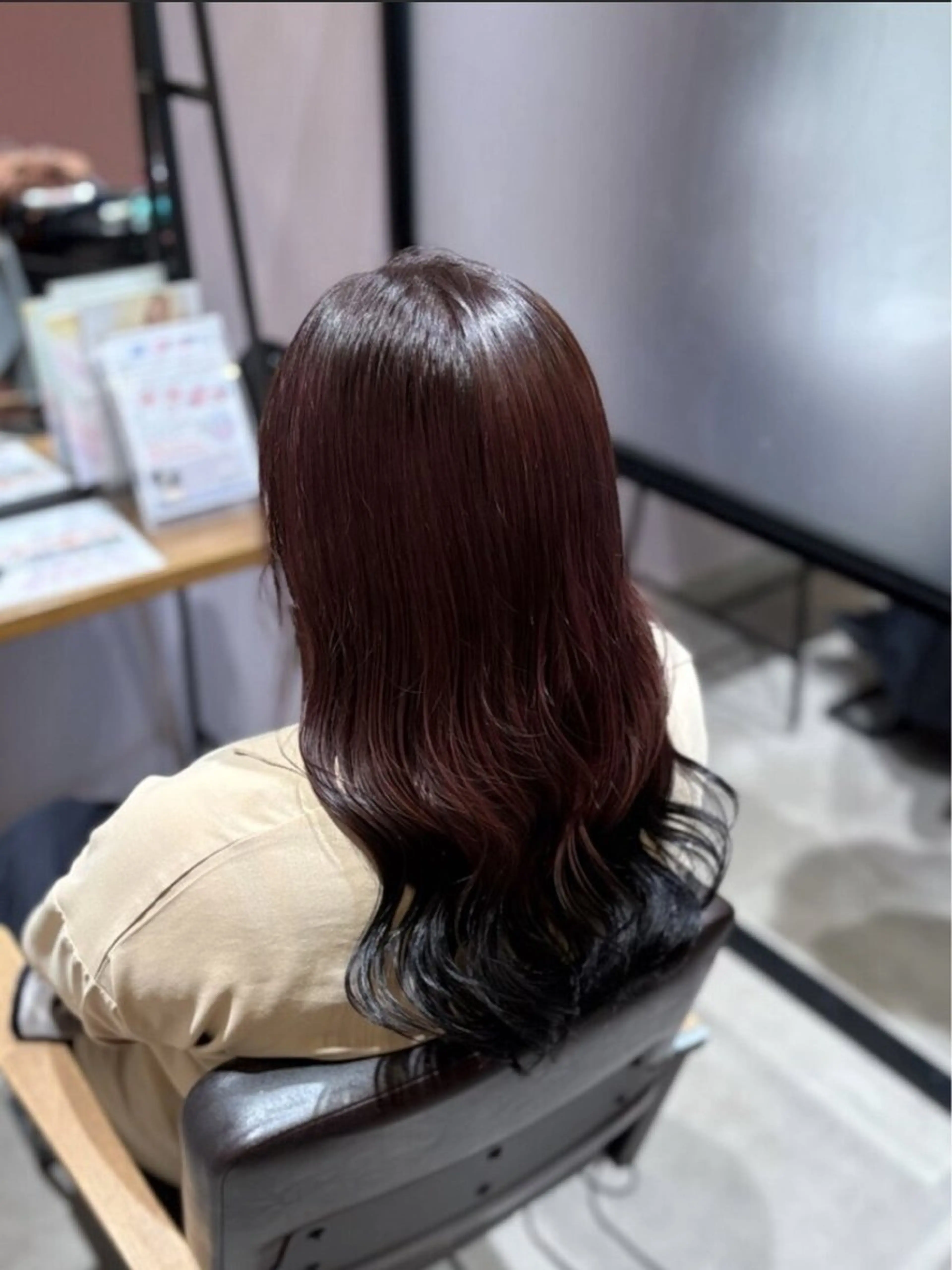 カラー 西原 愛紗のヘアスタイル