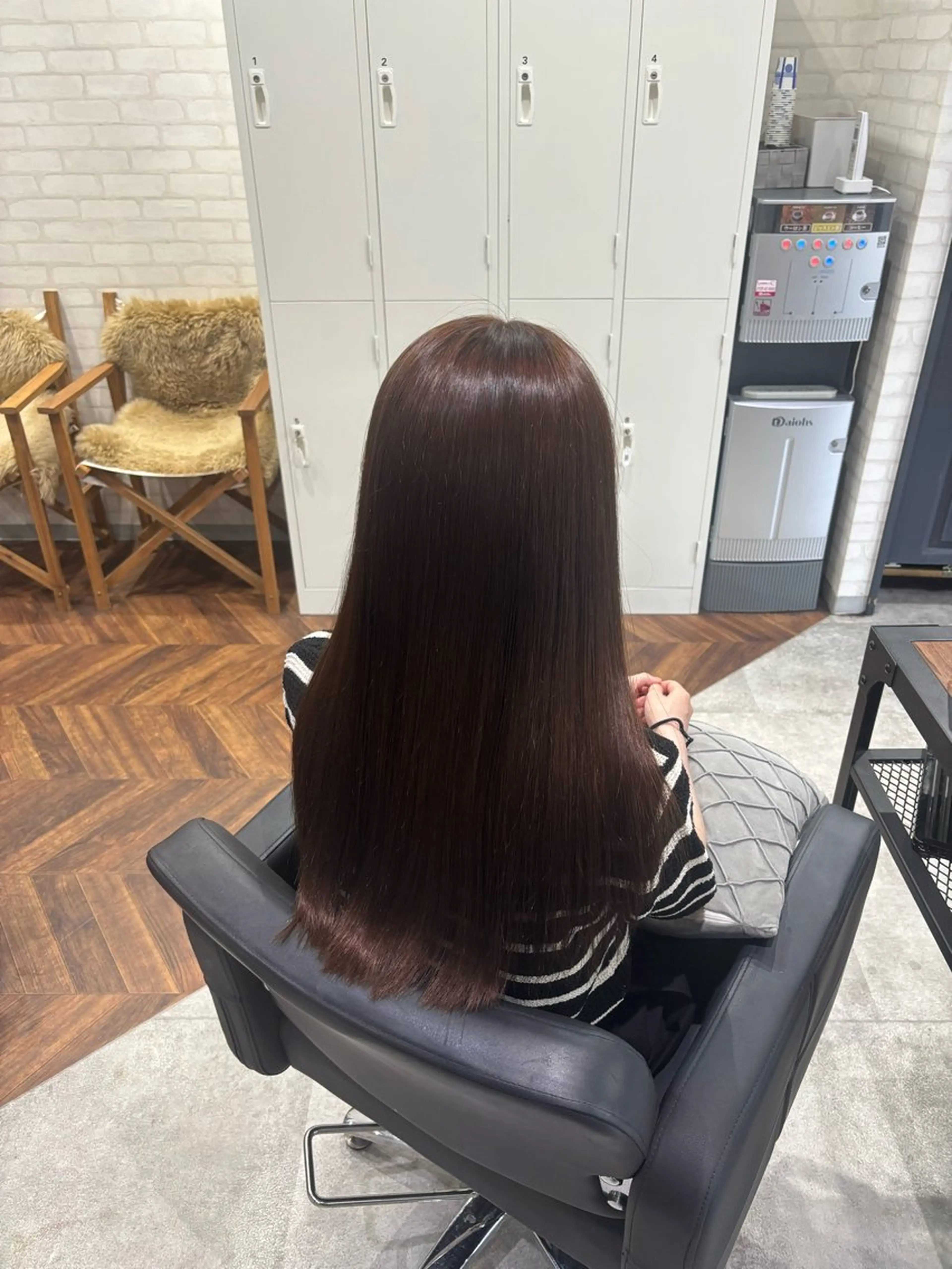 ロング カラー アッシュ アッシュブラウン ブラウンカラー カット ヘアカラー トリートメント 詩乃 暖色系🎀レイヤーのヘアスタイル