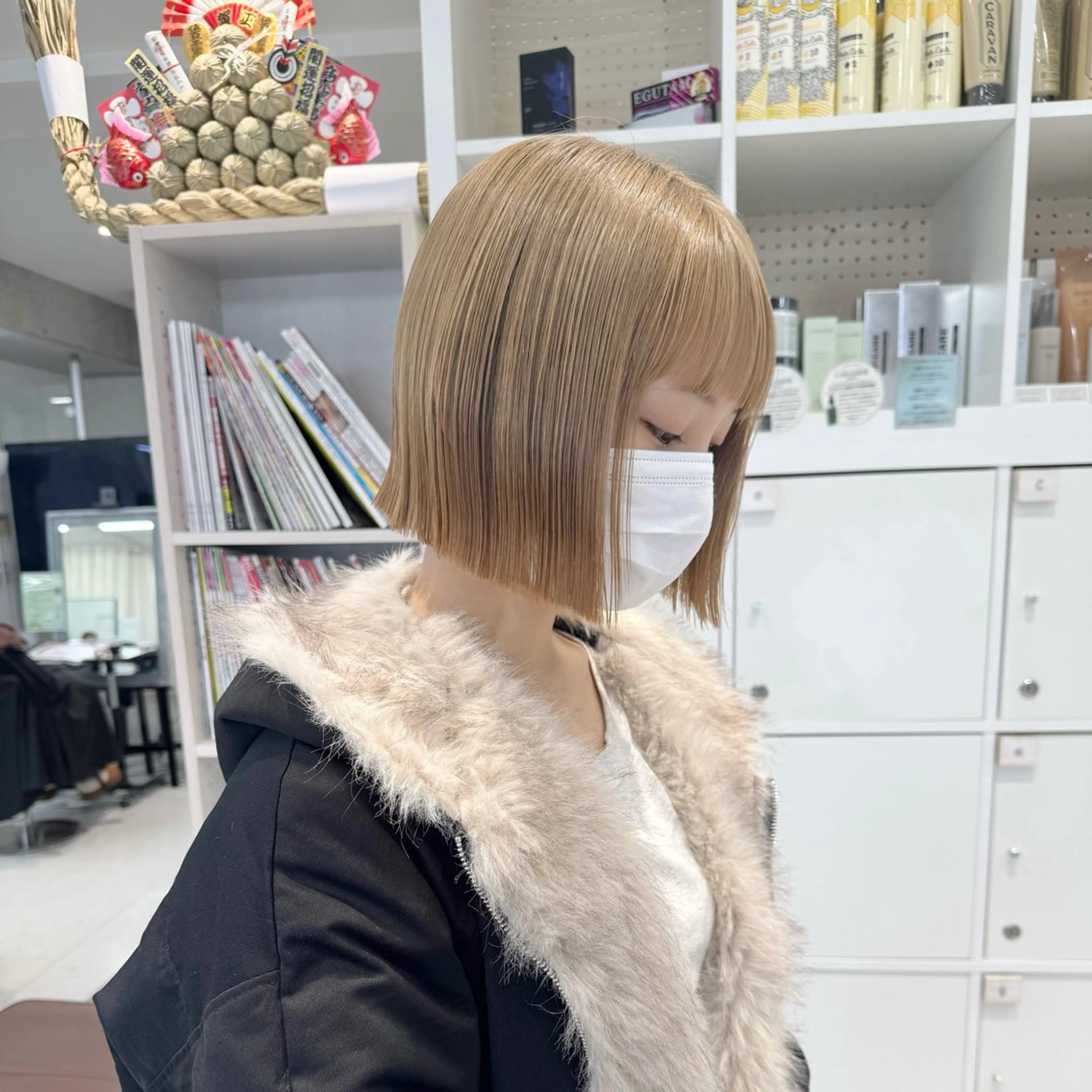 ミディアム 切りっぱなしボブ ボブ カット 会田有紀 /切りっぱなしボブのヘアスタイル